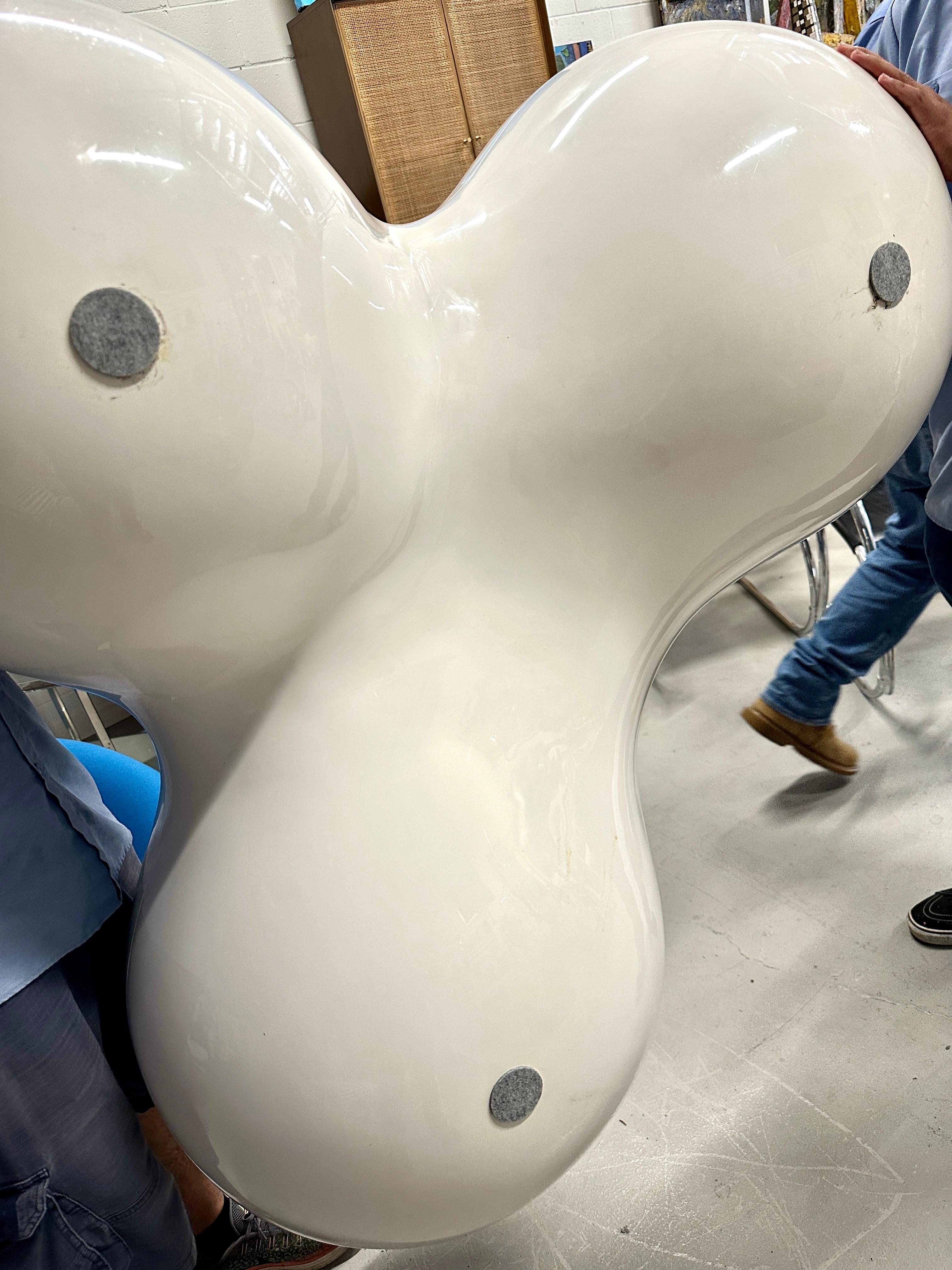 Eero Aarnio Silla Tomate en blanco en venta 1