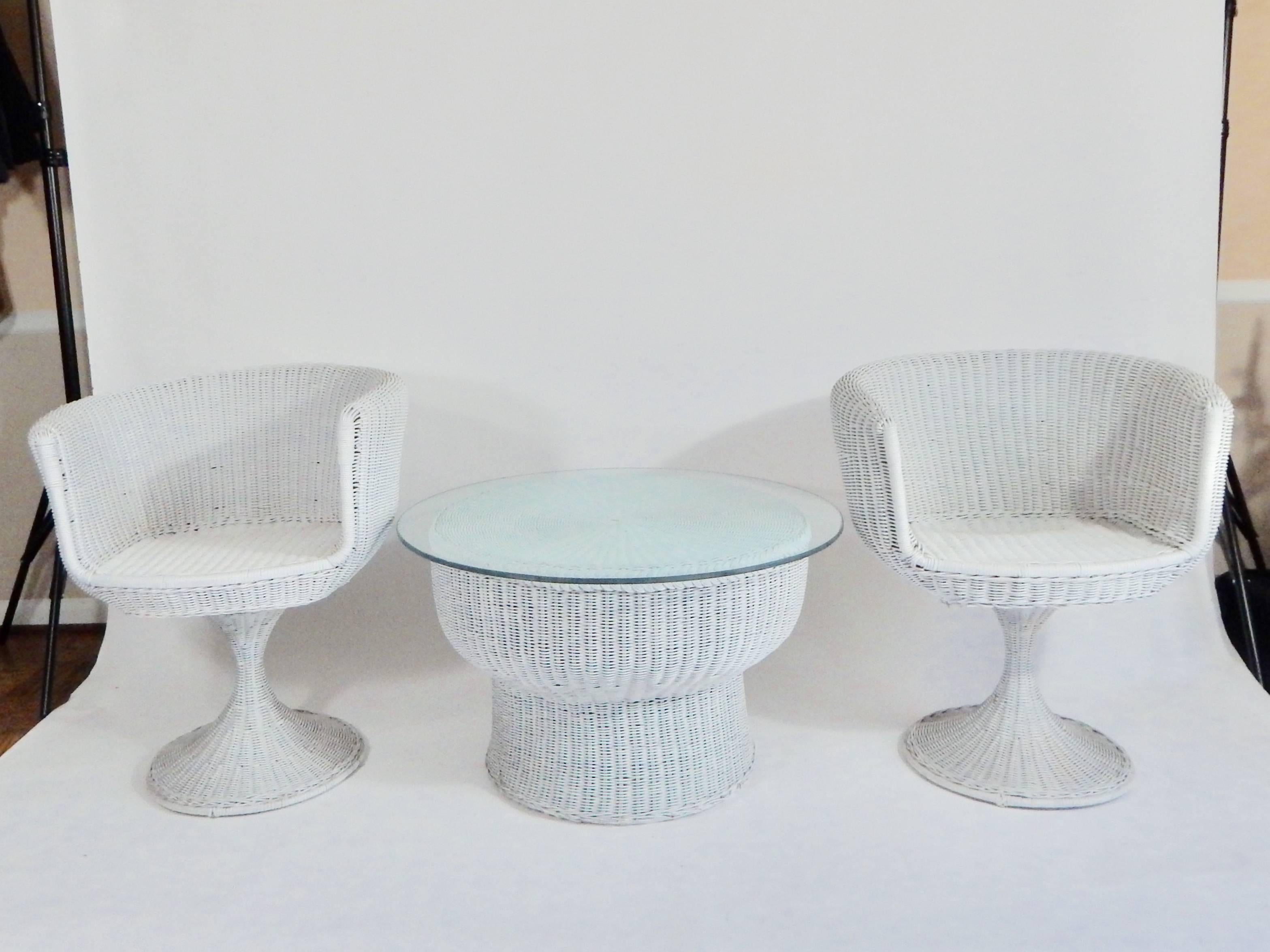 Eero Arnio Pair of Rare 1960s Rattan Tulip Swivel Chairs and Table Set 4