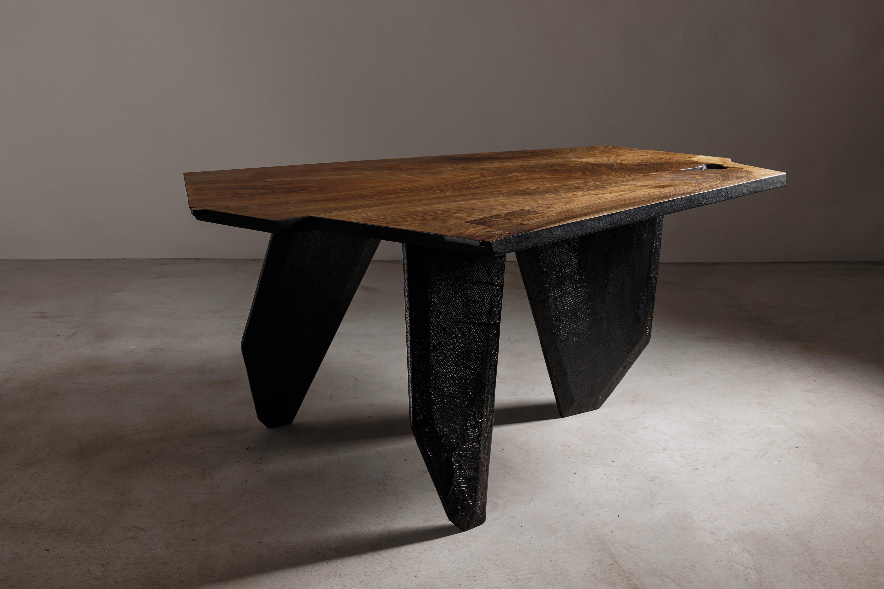 XXIe siècle et contemporain Petite table de salle à manger en noyer Eero Moss - EM206 en vente