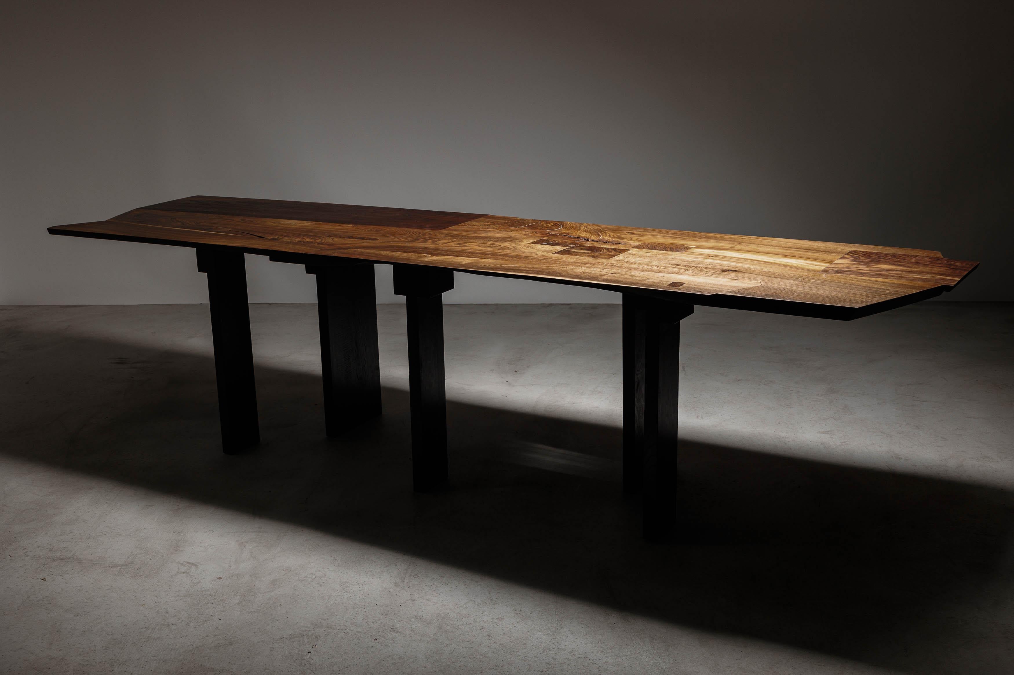 Acrylique Table de salle à manger sculpturale Eero Moss, EM203 en vente