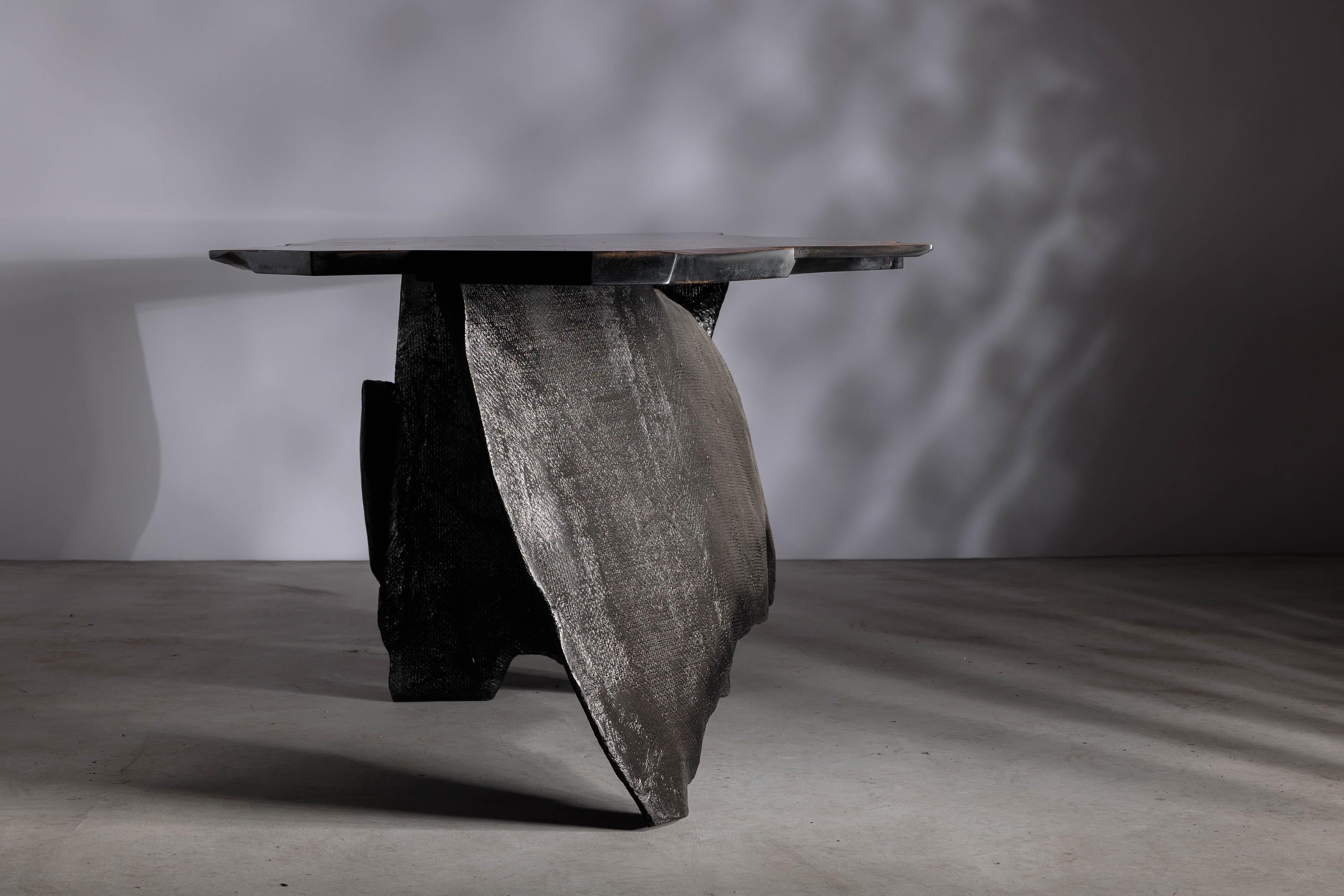 Modern Brutalist Walnut Sculptural Dining Table, EM204 For Sale 1