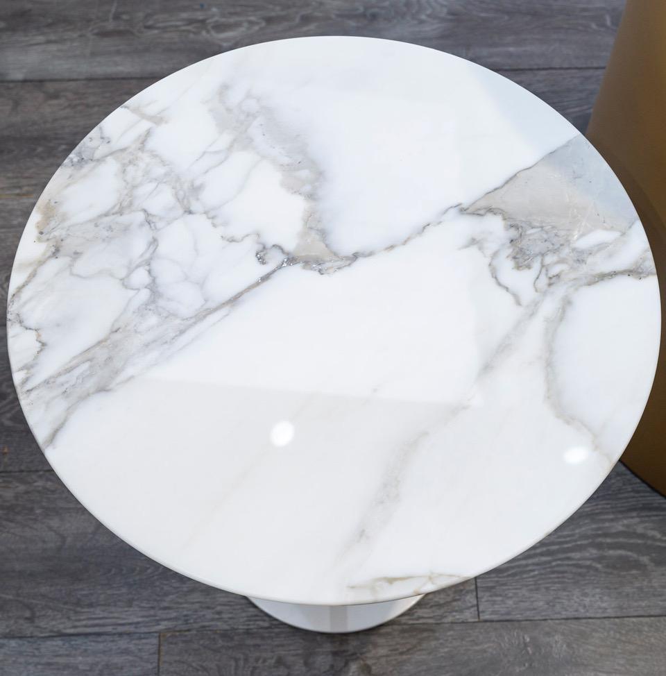 Francese Eero Saarinen (1910-1961), Edition Knoll: Tavolo con piedistallo in marmo in vendita