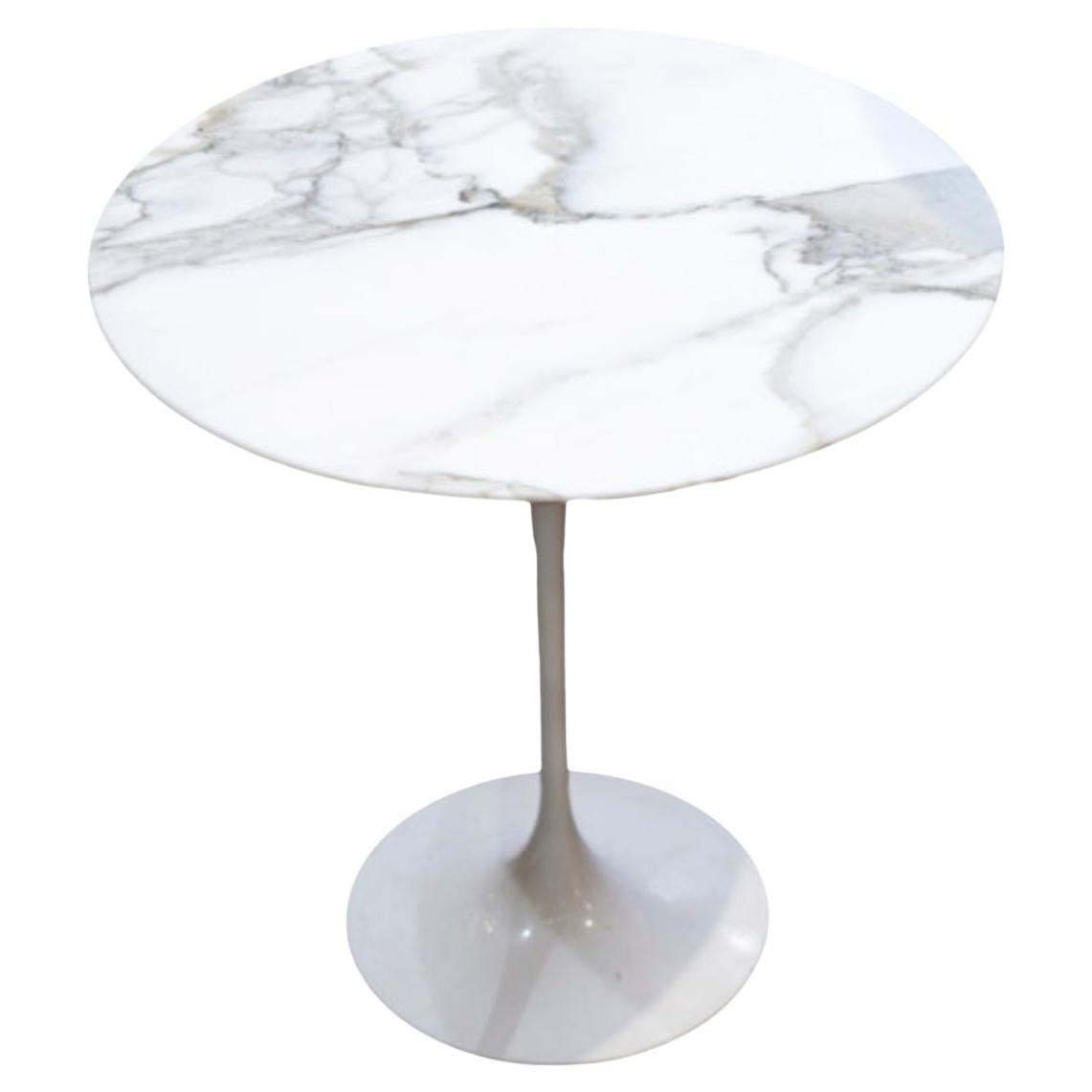 Eero Saarinen (1910-1961), Edition Knoll: Tavolo con piedistallo in marmo in vendita