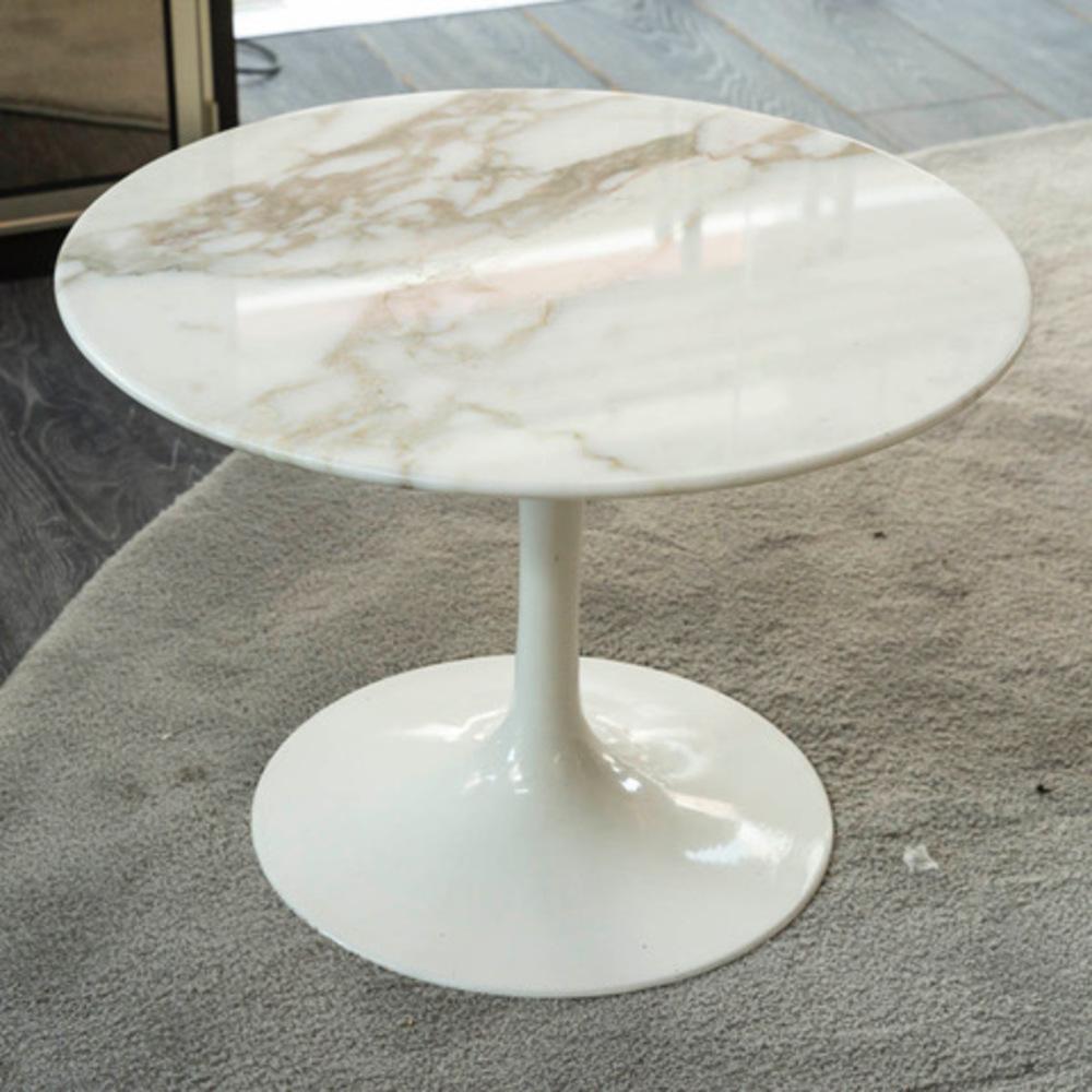 Eero Saarinen (1910–1961), Knoll Edition: Marble pedestal table In condizioni ottime in vendita a SAINT-OUEN-SUR-SEINE, FR