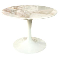 Eero Saarinen (1910–1961), Knoll Edition: Marble pedestal table