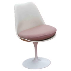 Eero Saarinen (1910–1961) 
Knoll International (publisher) 6 swivel chairs