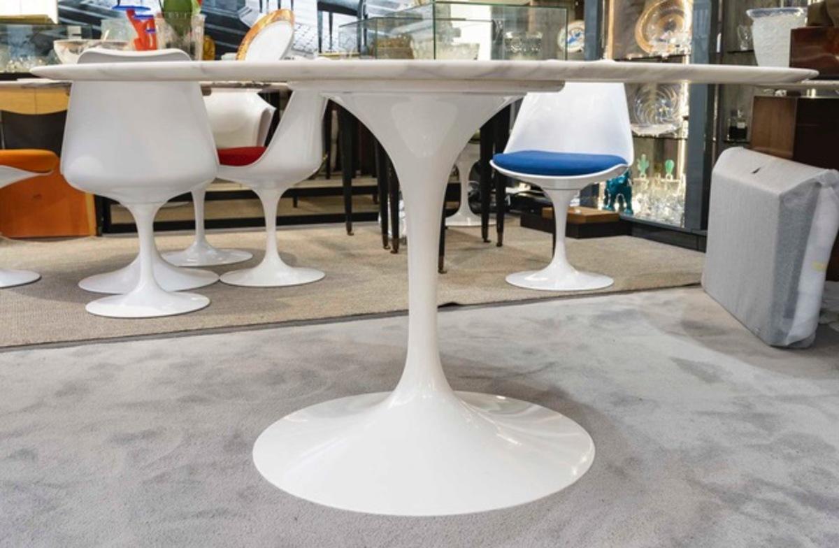 Tulipe’ dining table, created in 1956, with central cast aluminium base and circular top in Calacatta oro marble with MATT polished finish.

Circa 1990

Signed

Diameter 137 cm
Height 71 cm 72 cm