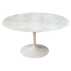 Eero SAARINEN (1910 - 1961) & KNOLL INTERNATIONAL, table d'éditeur 137 cm