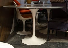 Eero SAARINEN (1910-1961) & KNOLL INTERNATIONAL (éditeur) Table Tulip, 120 cm