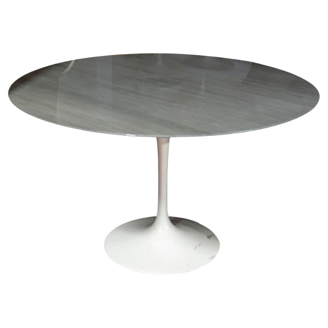 Eero SAARINEN (1910-1961) & KNOLL INTERNATIONAL (publisher) “Tulip” table, 120cm