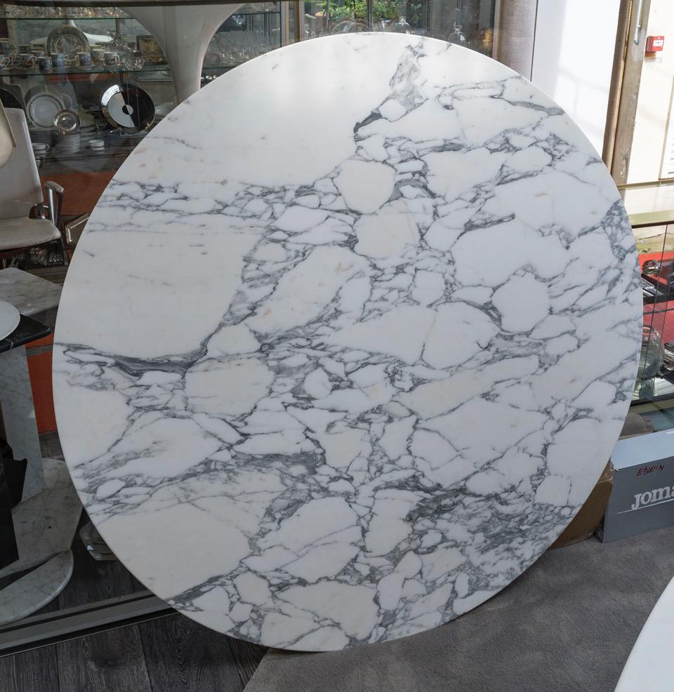 French Eero Saarinen (1910-1961) - Knoll: Oval table 198 cm, Arabescato, circa 1990 For Sale