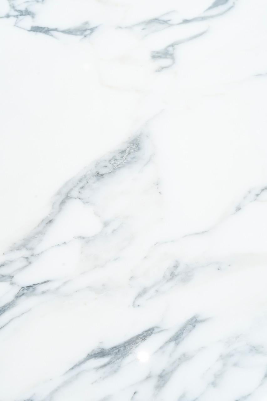 Marble Eero Saarinen (1910-1961) - Knoll: Oval table 198 cm, Arabescato, circa 1990 For Sale