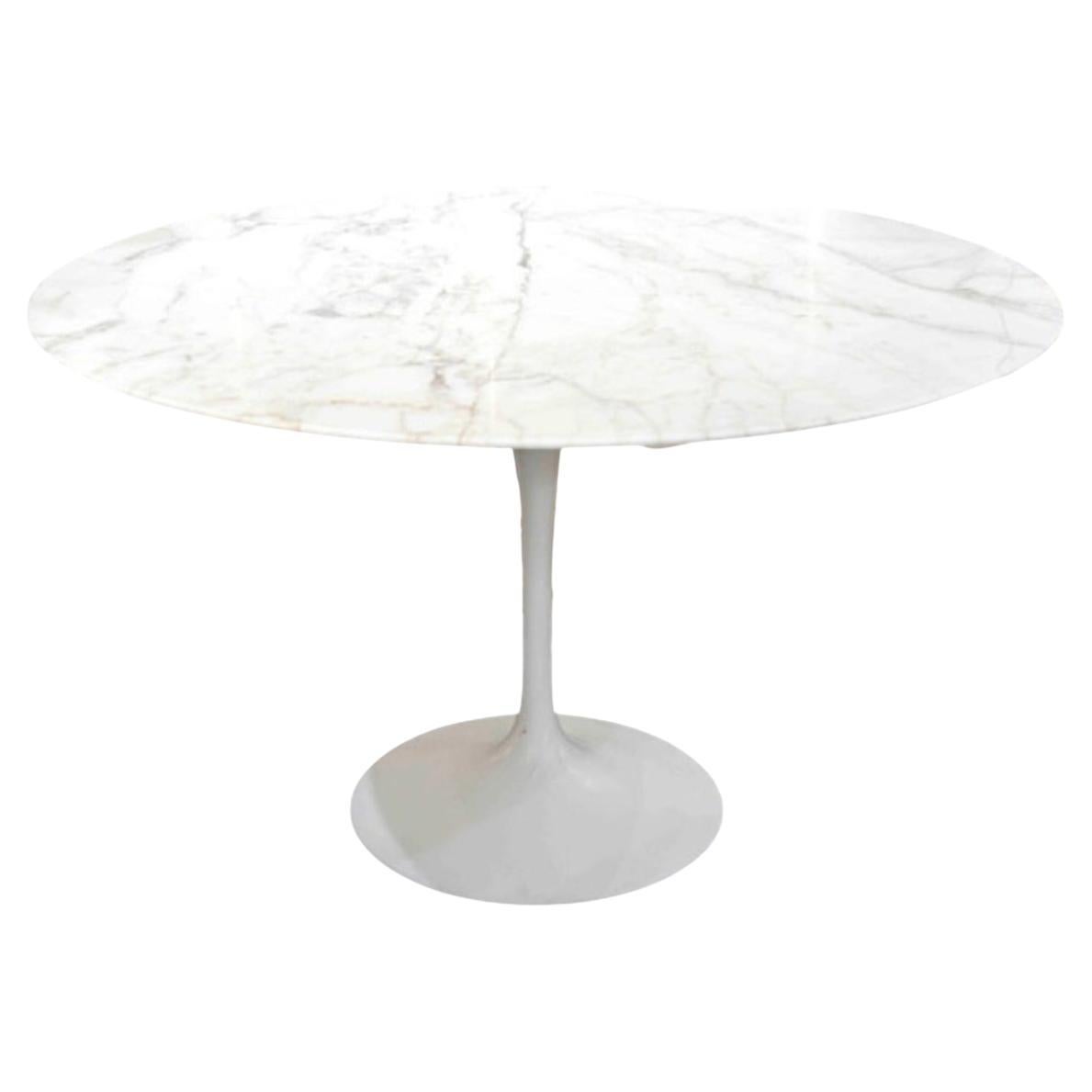 Eero Saarinen (1910-1961), produit par Knoll, table Tulipe, 120 cm