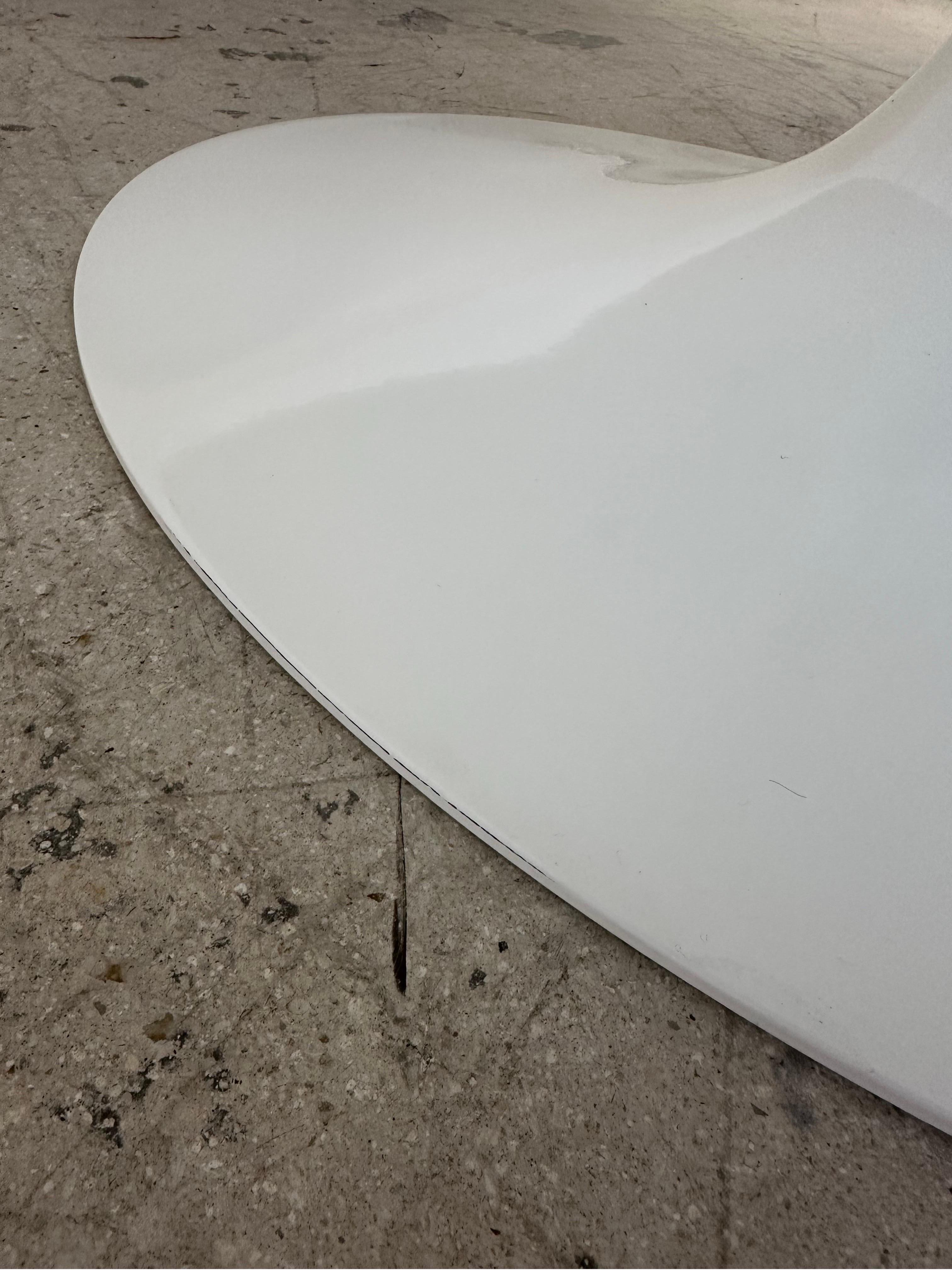 Table de salle à manger ou table centrale ovale en stratifié blanc Eero Saarinen 78 pour Knoll en vente 5