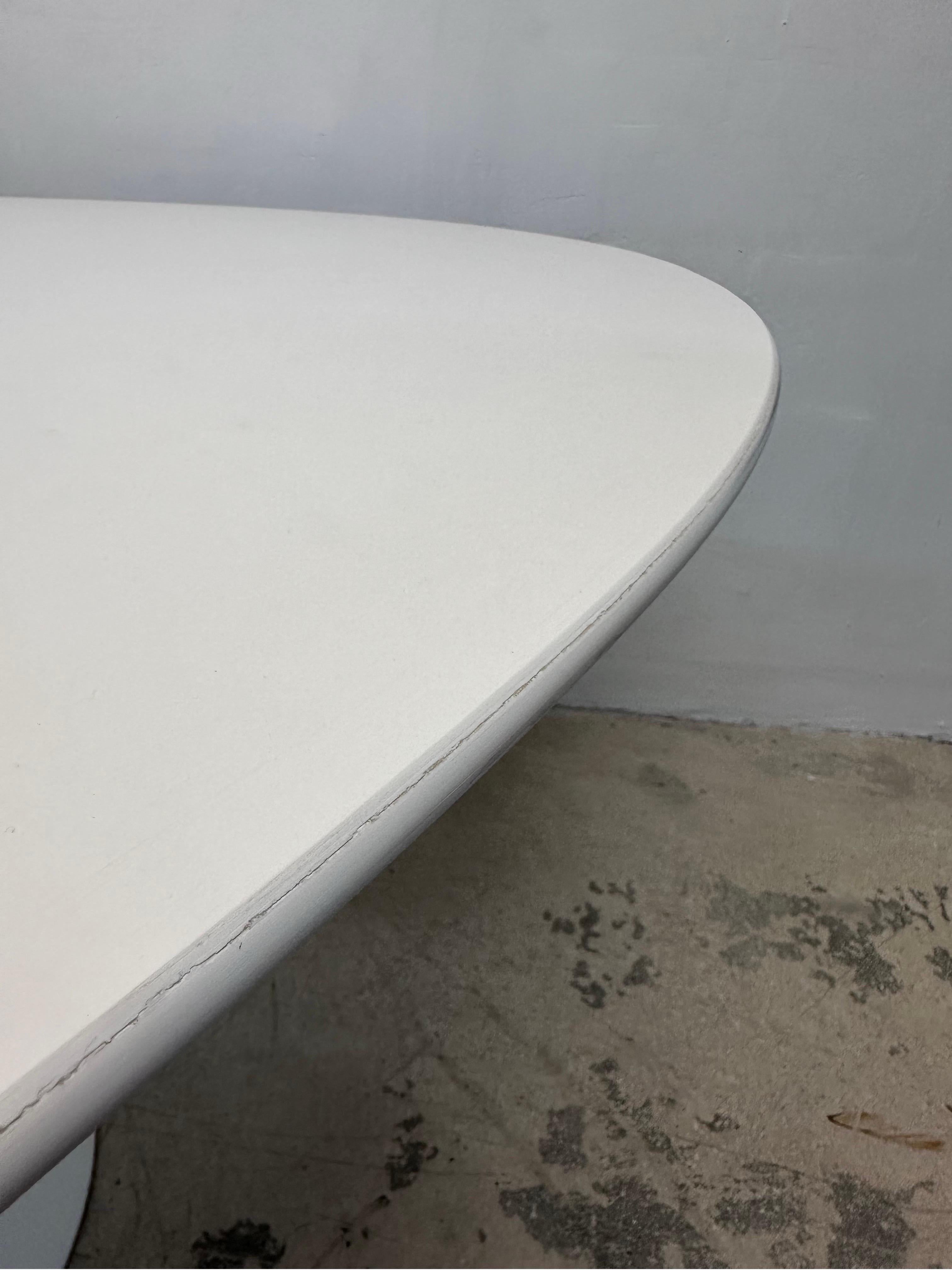 Table de salle à manger ou table centrale ovale en stratifié blanc Eero Saarinen 78 pour Knoll en vente 8