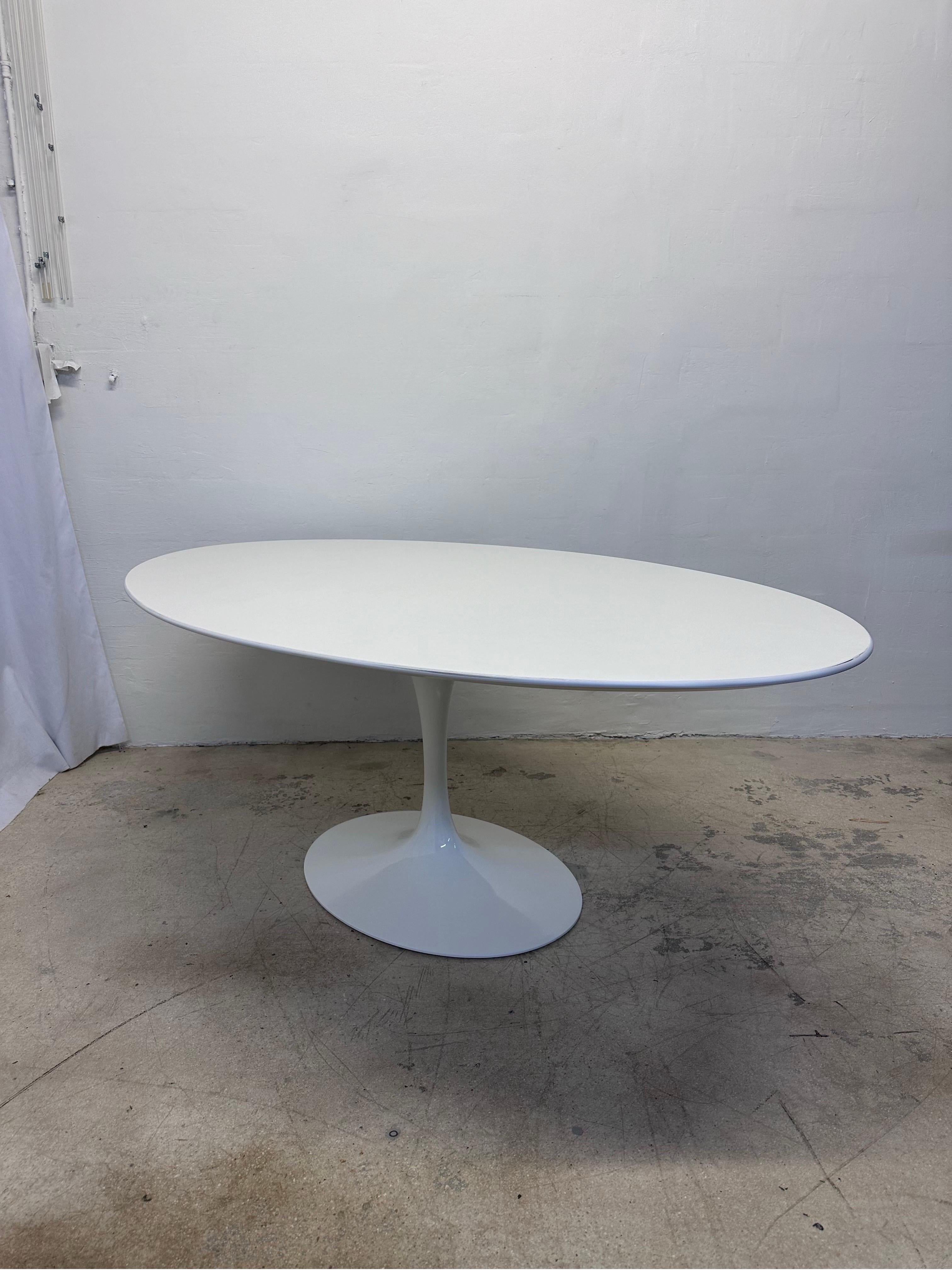 Eero Saarinen 78” Oval White Laminate Dining or Center Table for Knoll In Fair Condition For Sale In Miami, FL