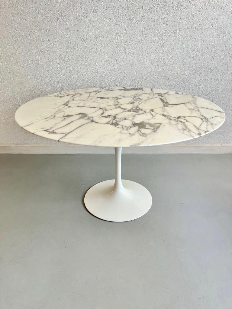 American Eero Saarinen Arabescato Marble Pedestal Dining Table by Knoll, circa 2020