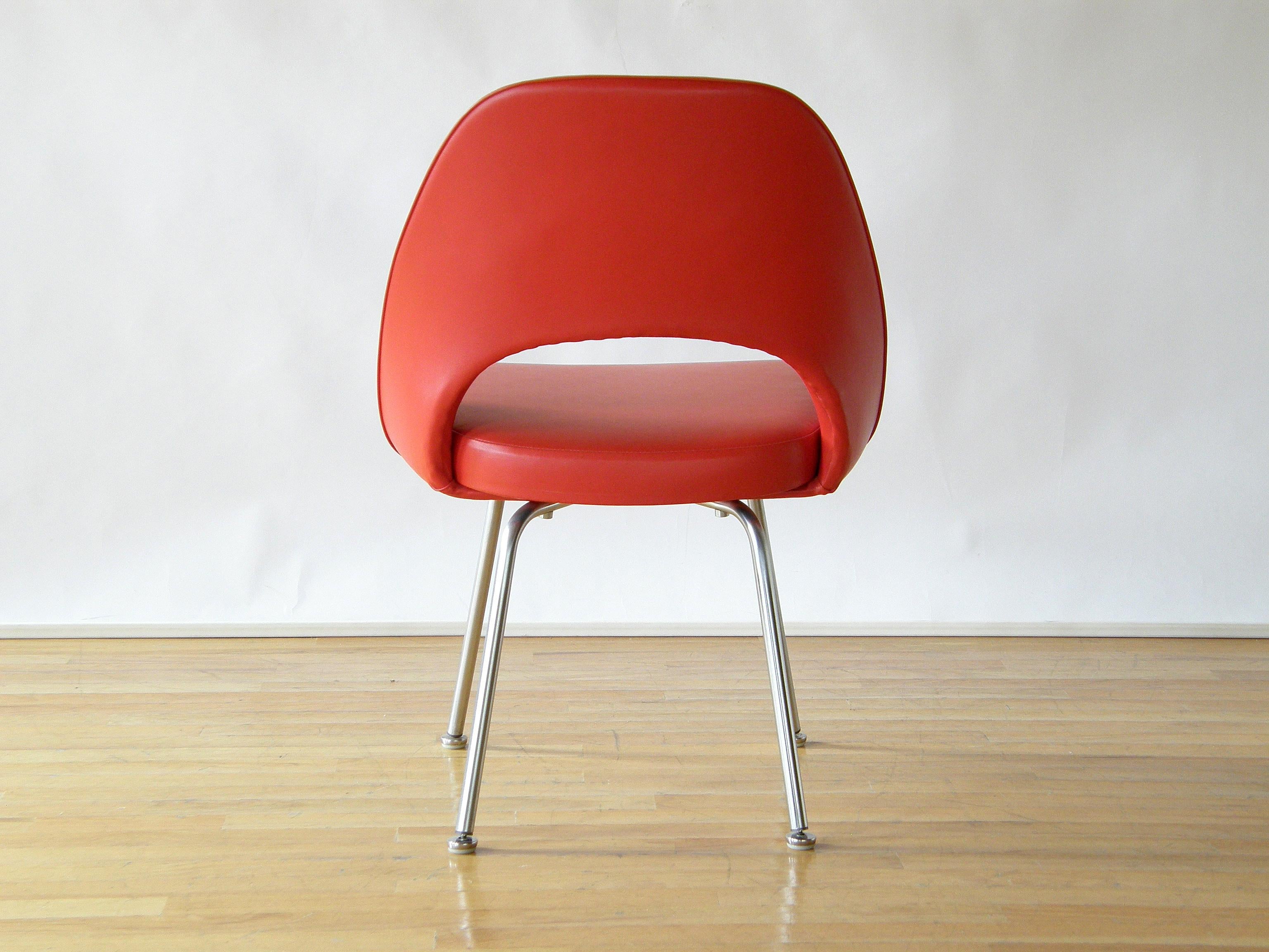 Mid-Century Modern Eero Saarinen Armless Executive Chair for Knoll Associates Model 72 Red Vinyl