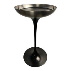 Cendrier tulipe en acier et noir d'Eero Saarinen pour Knoll International, 1970