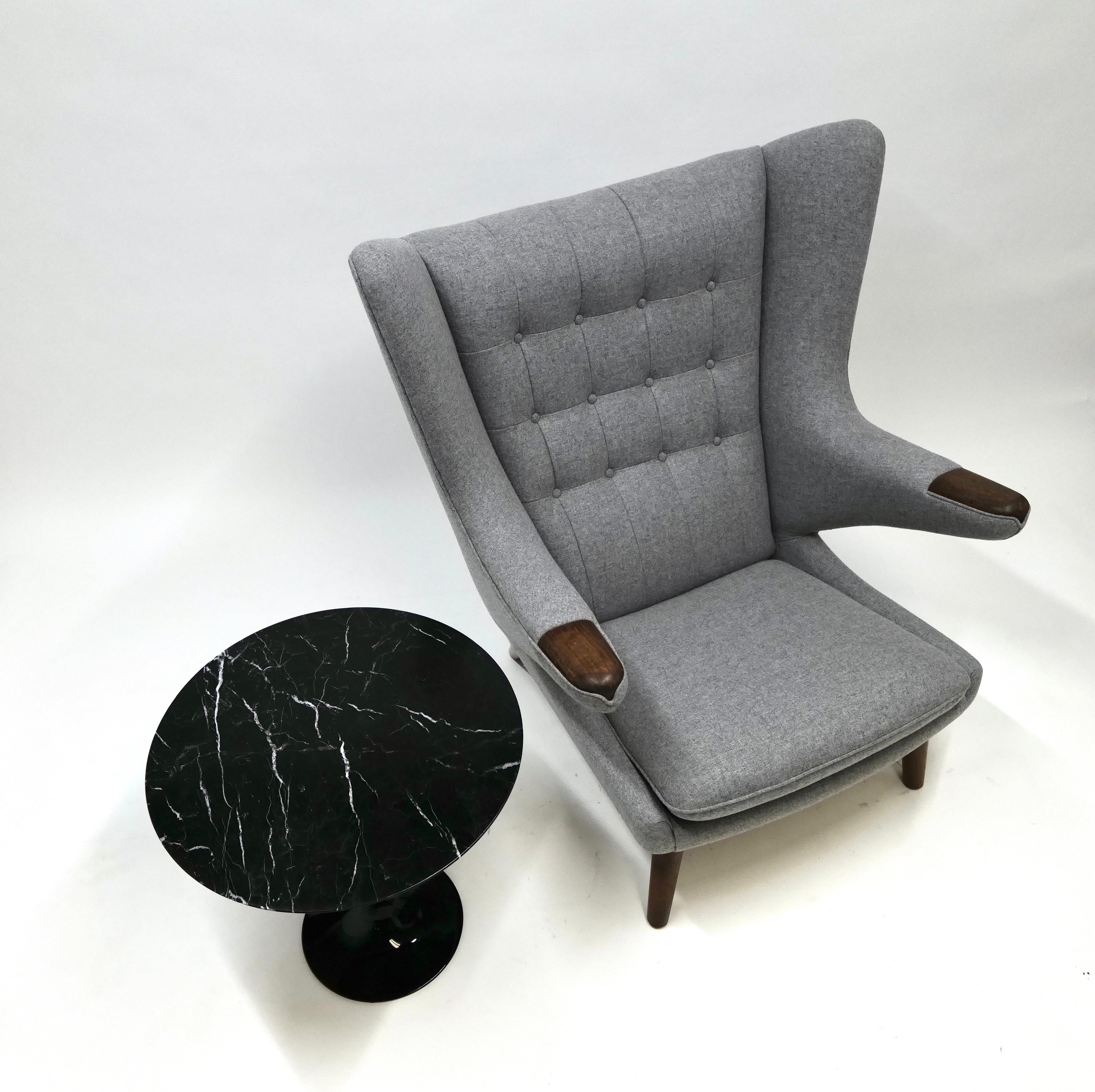 Eero Saarinen Black Marble Tulip Side Table 4