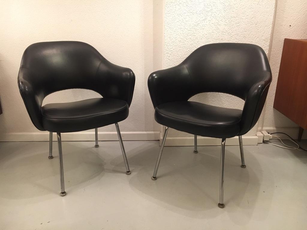 Vinyl office armchair by Eero Saarinen for Knoll International circa 1960s
Very good condition, labelled.
Chromed steel base and glides.