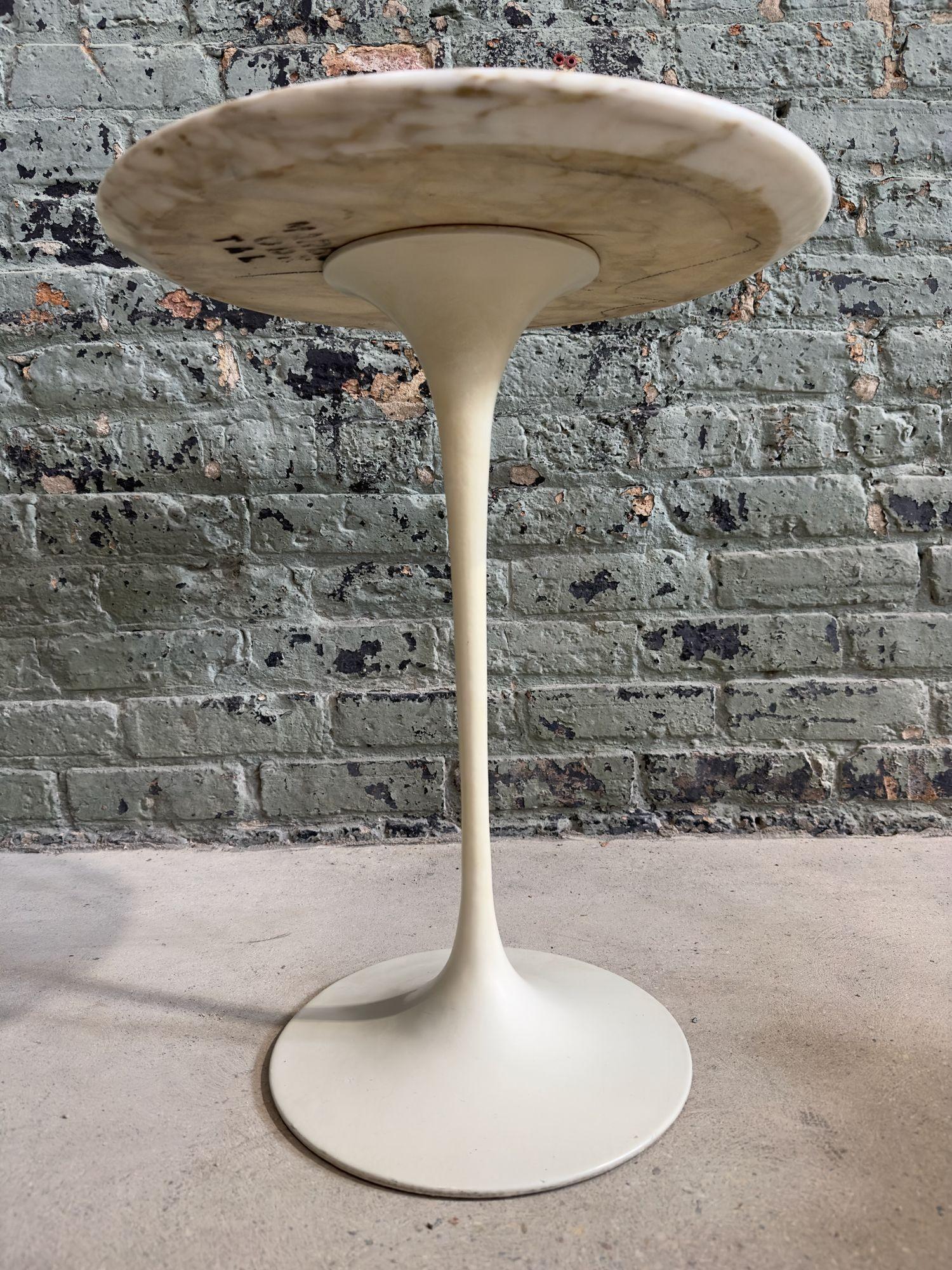 American Eero Saarinen Calcutta Marble Side/End Table by Knoll, 1960