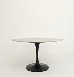 Eero Saarinen Coffee Table Mod “Tulip” Circular Top in Carrara Marble Italy 60s