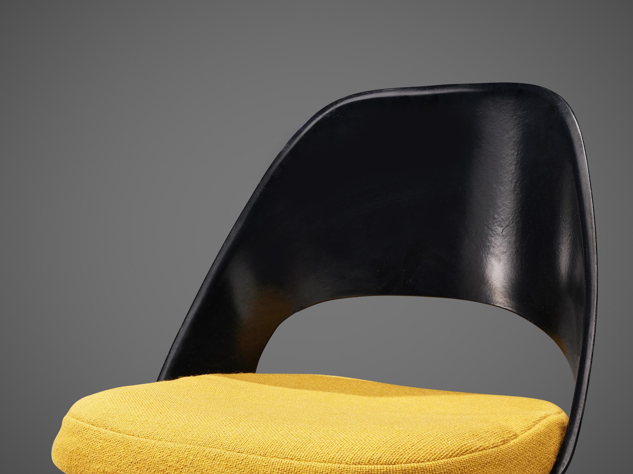 Ensemble de six chaises de salle à manger Eero Saarinen pour Knoll International  2