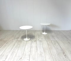 Eero Saarinen, Pair of coffee tables mod. Tulip, prod. Knoll, 1980s