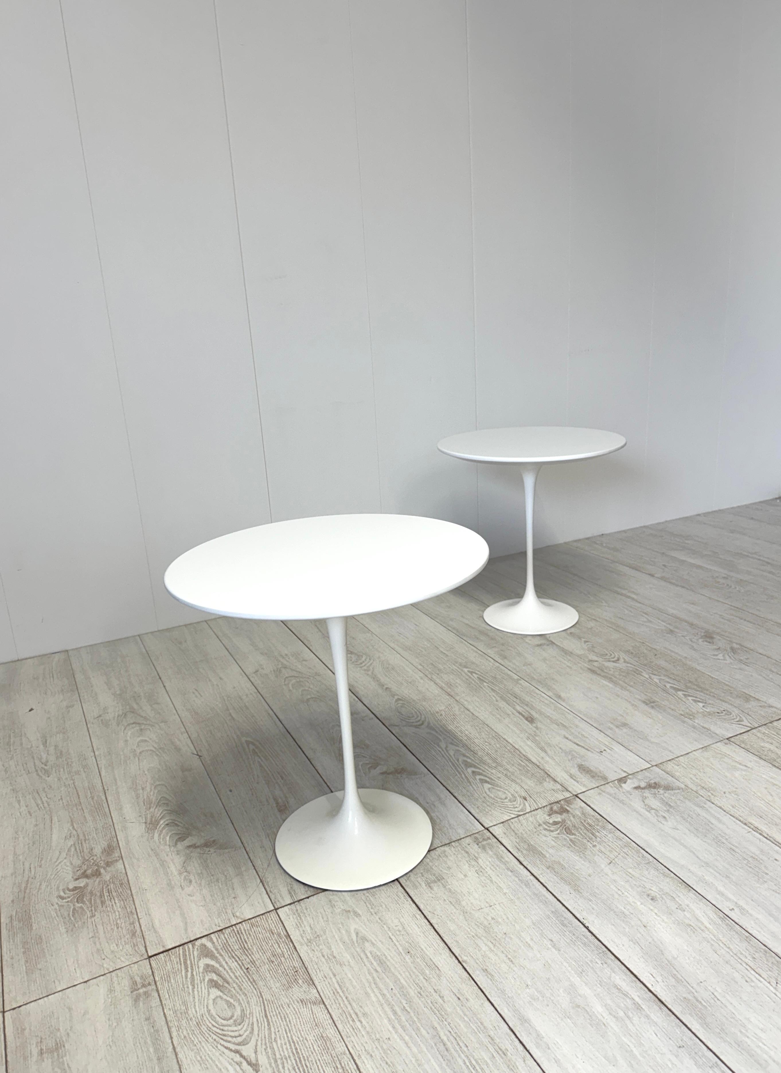 Late 20th Century Eero Saarinen, Pair of coffee tables mod. Tulip, prod. Knoll, 1980s
