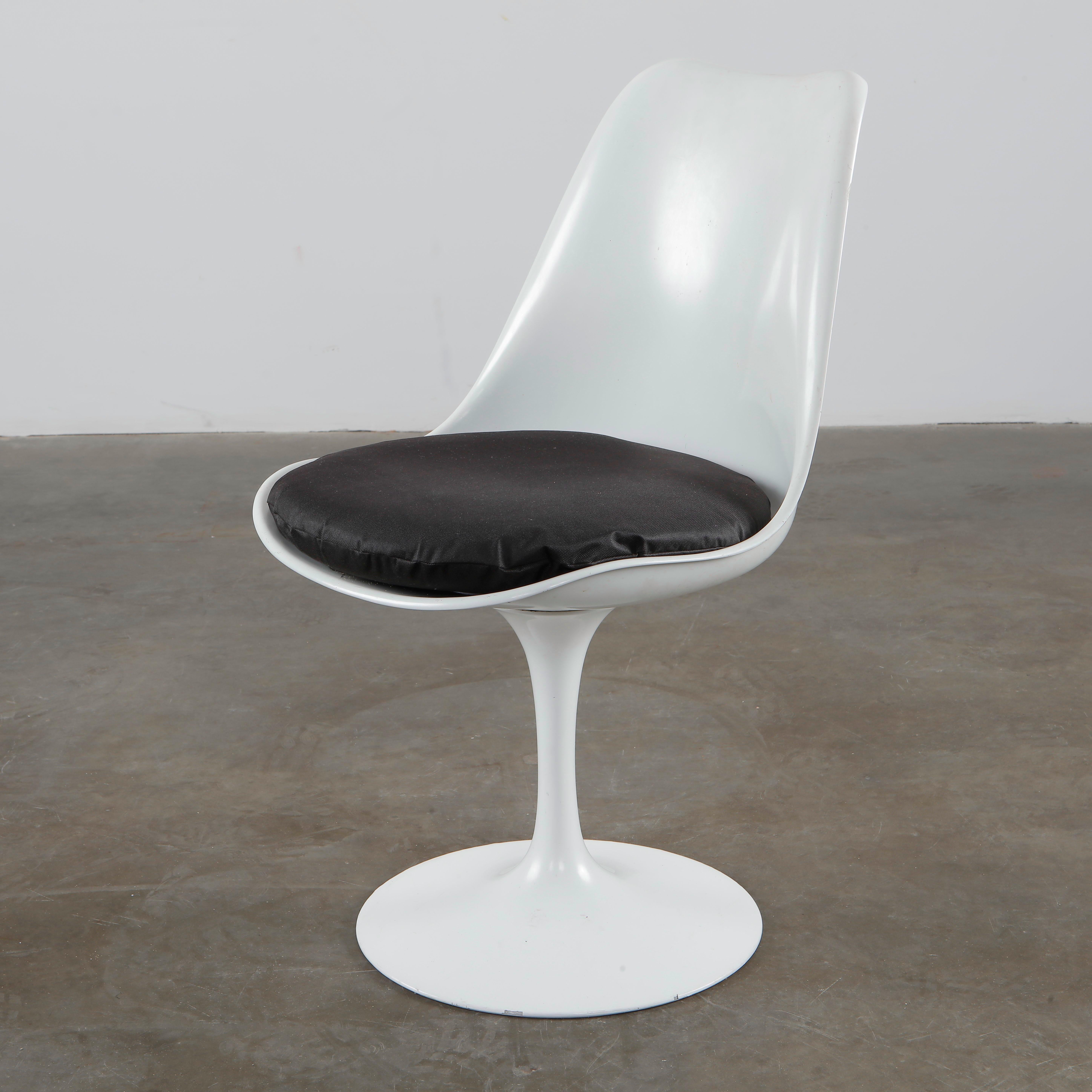 Eero Saarinen, Dining Set, 1970s in vendita 11