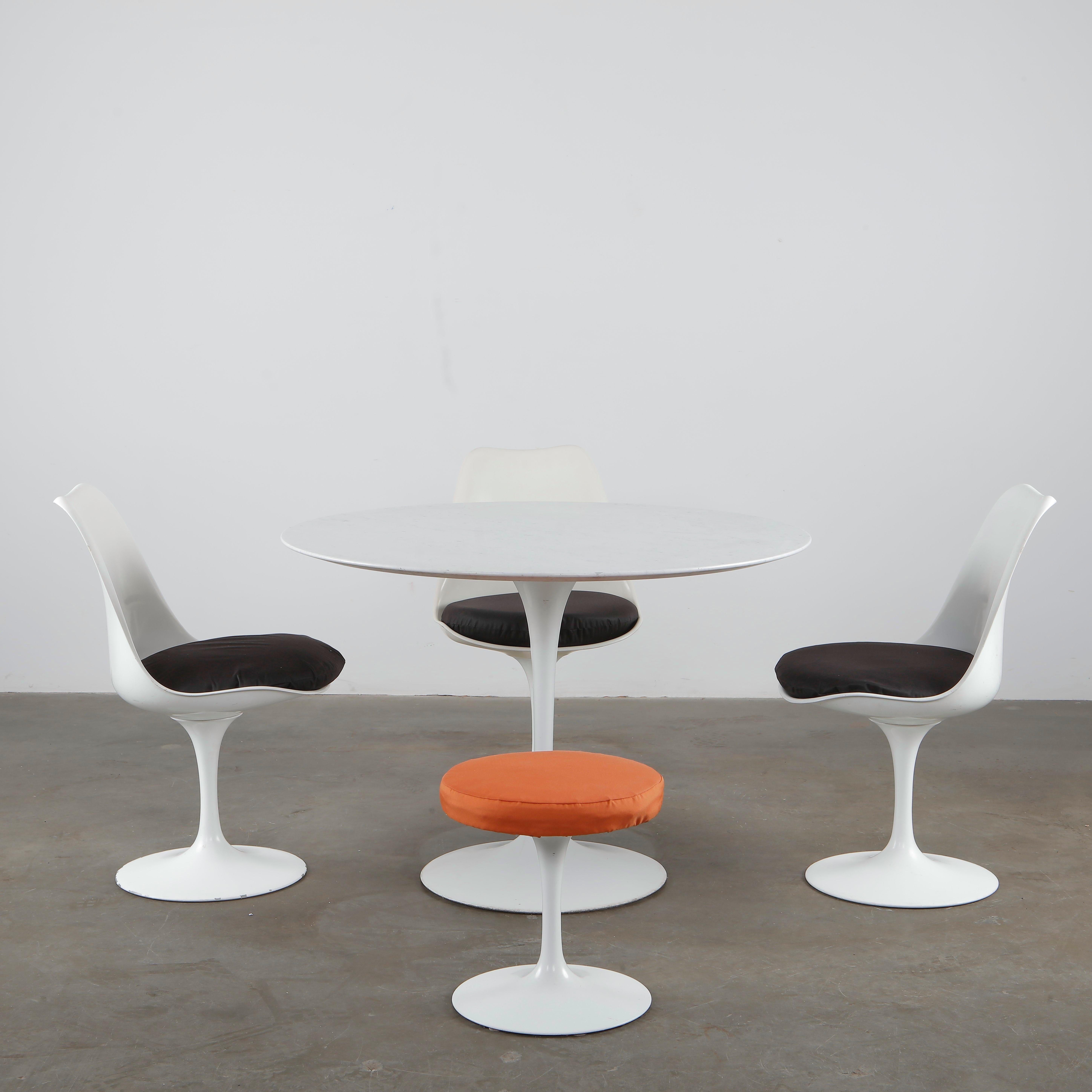 Mid-Century moderno Eero Saarinen, Dining Set, 1970s in vendita
