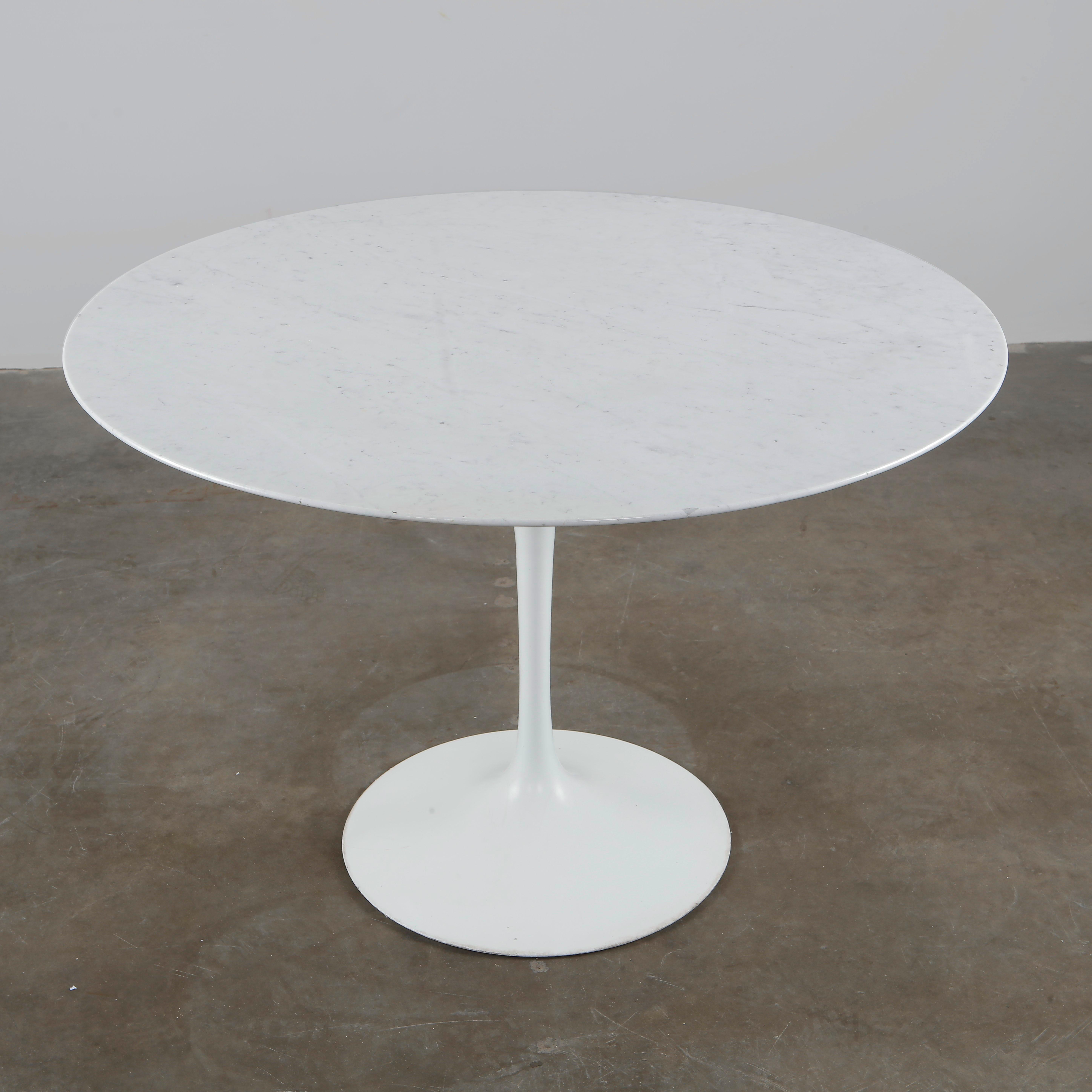 Ferro Eero Saarinen, Dining Set, 1970s in vendita