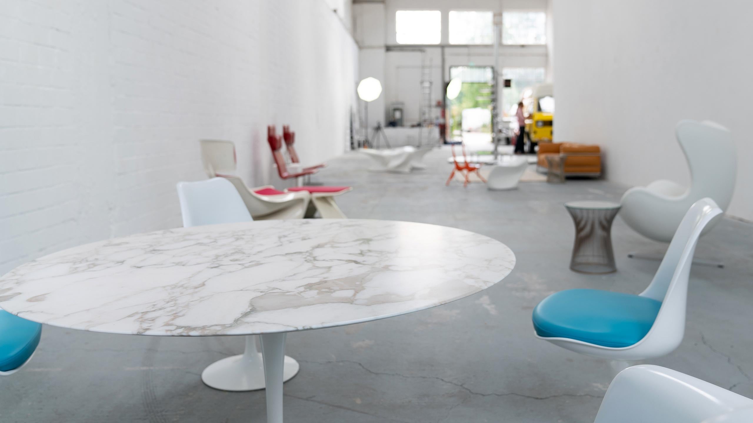 Eero Saarinen, Dining Table in Marble, by Knoll International Perfect 4