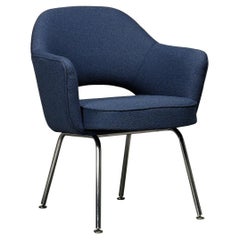 Eero Saarinen Executive Armchair in Blue Bouclé fabric for Knoll International
