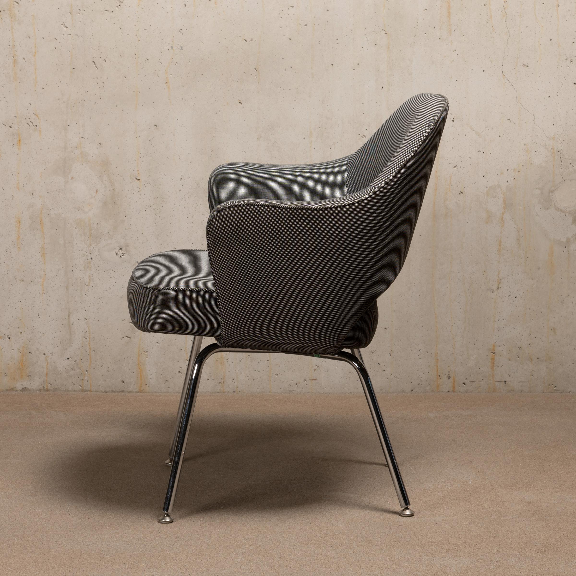Mid-20th Century Eero Saarinen Executive Armchairs in Heather Gray Fabric for Knoll