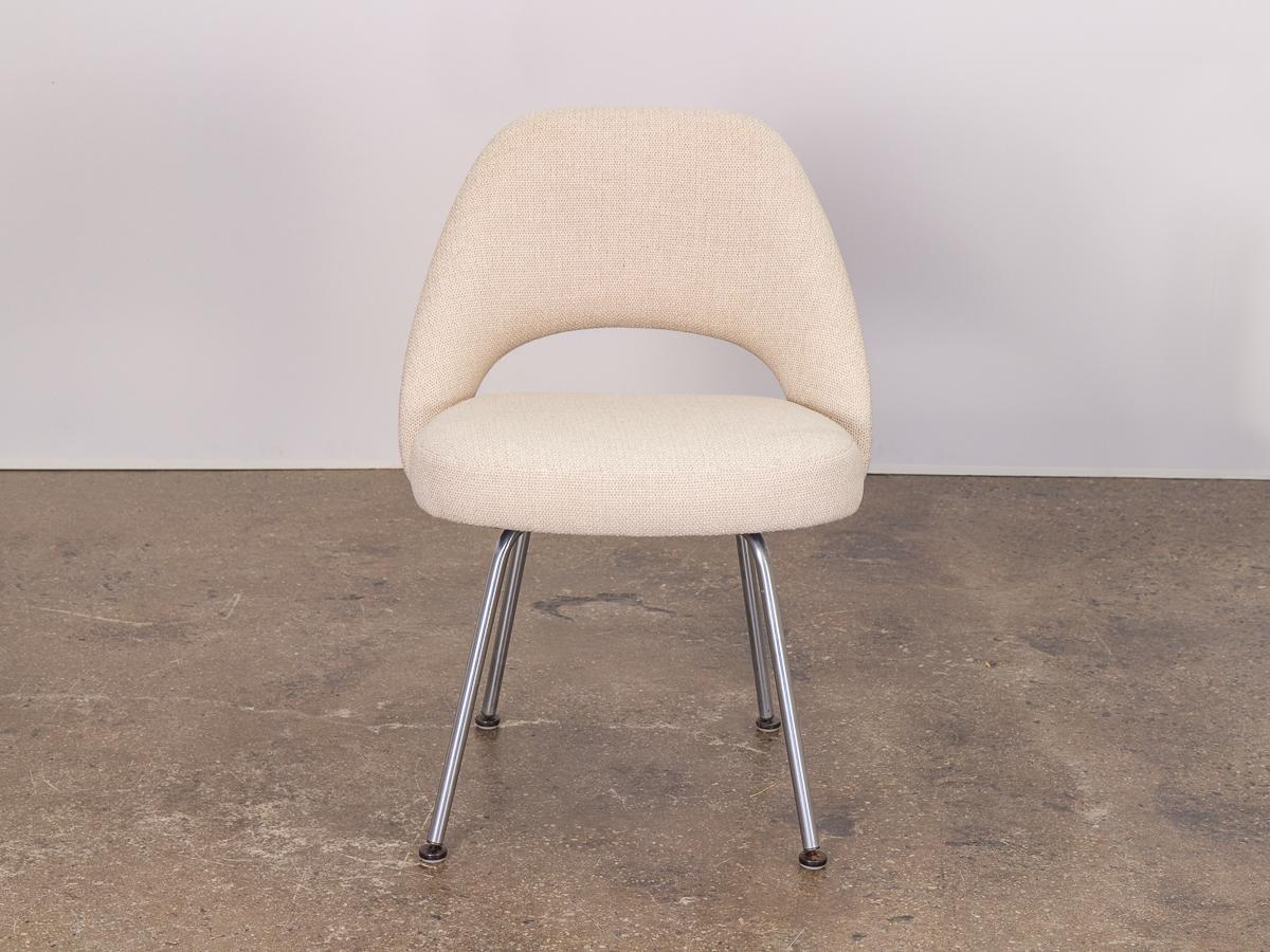 Eero Saarinen Executive Armless Chair for Knoll In Excellent Condition For Sale In Brooklyn, NY