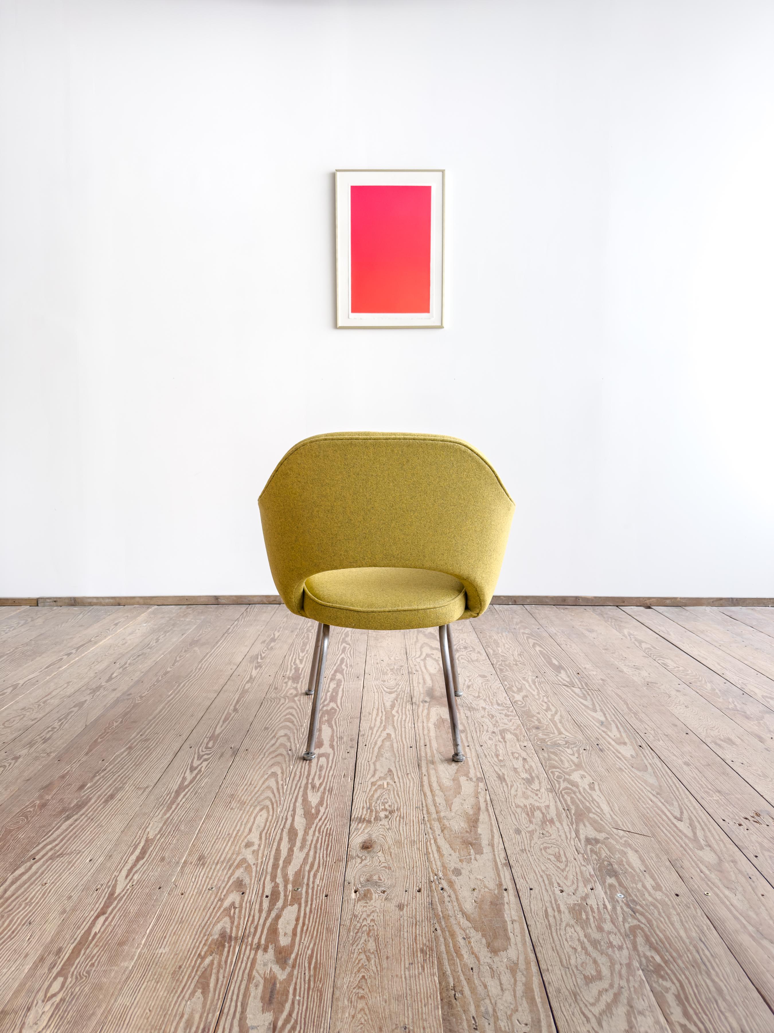Silla ejecutiva Eero Saarinen para Knoll, retapizada en fieltro de lana amarillo en Bueno estado para la venta en München, Bavaria