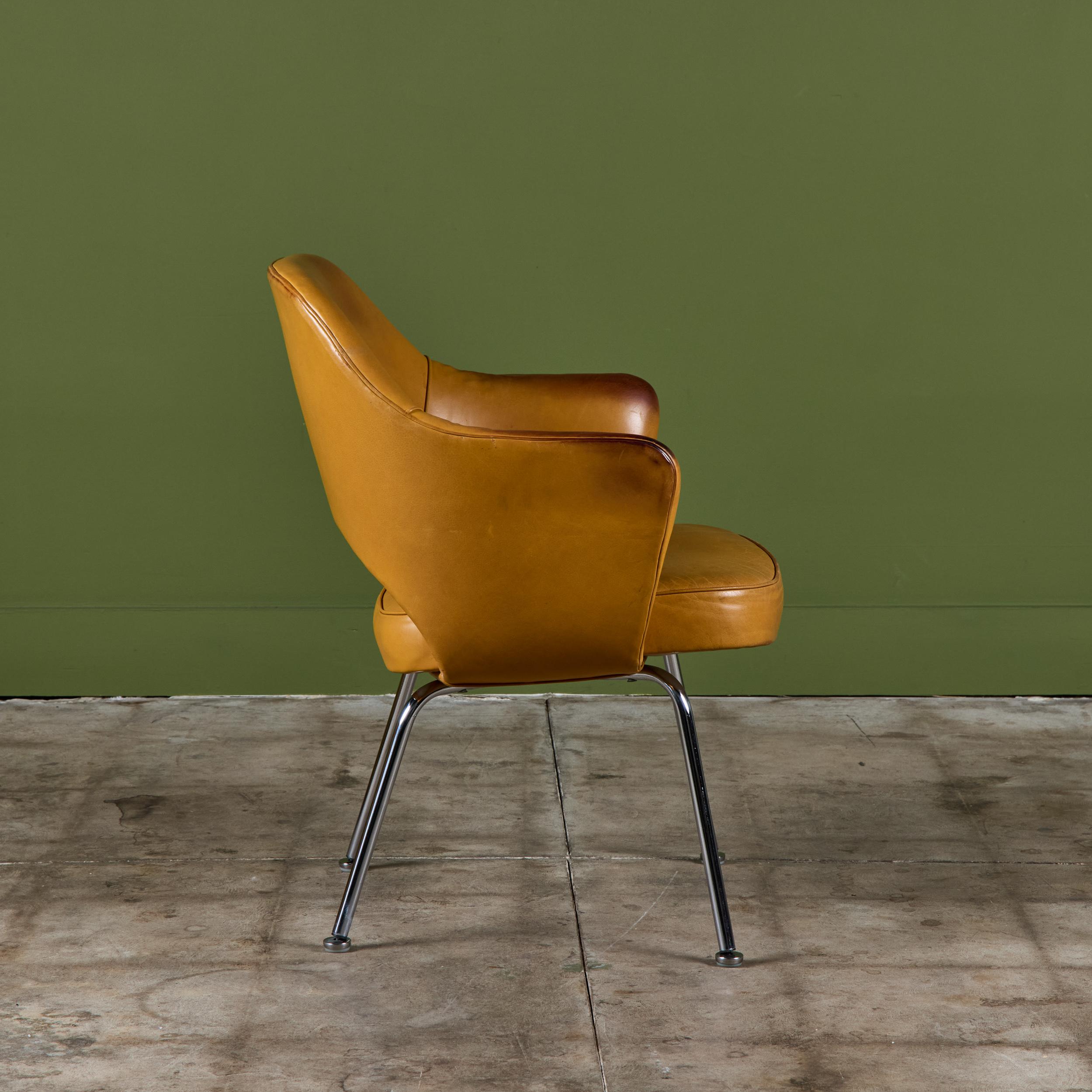 Milieu du XXe siècle Fauteuil en cuir 