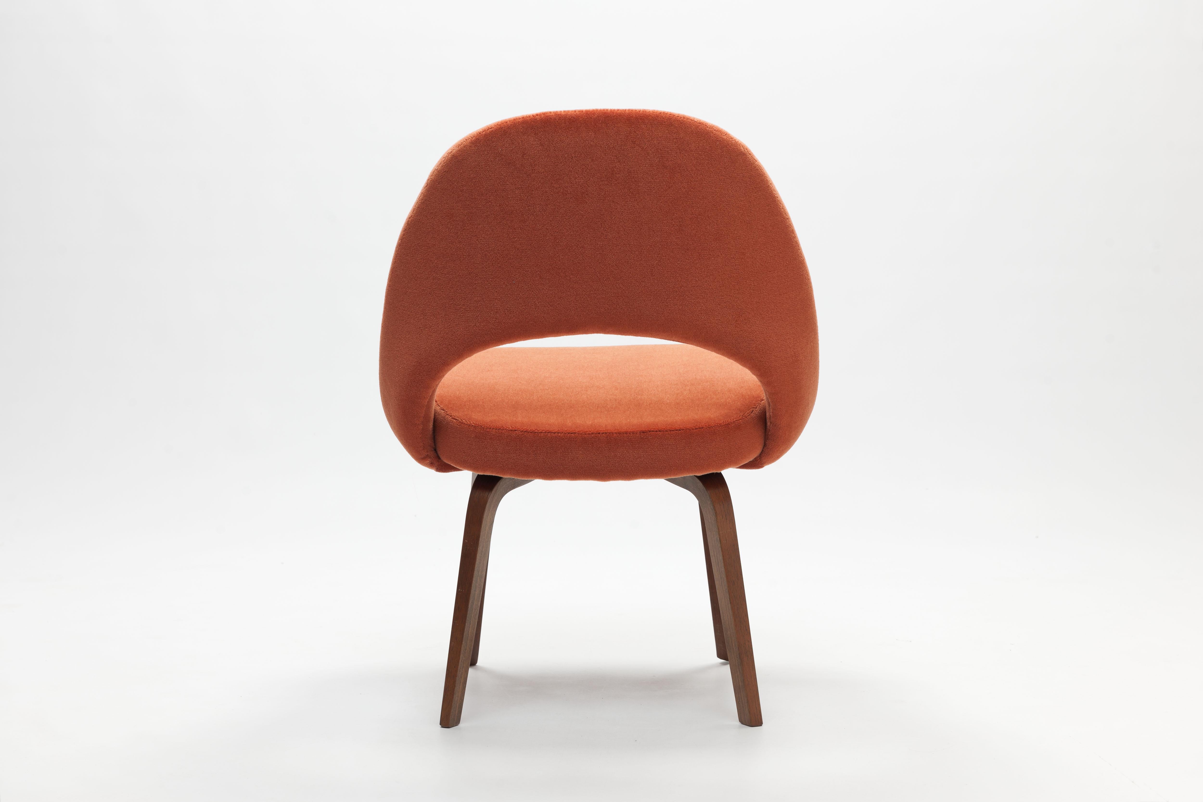 Eero Saarinen Executive Side Chairs with Wooden Legs 4