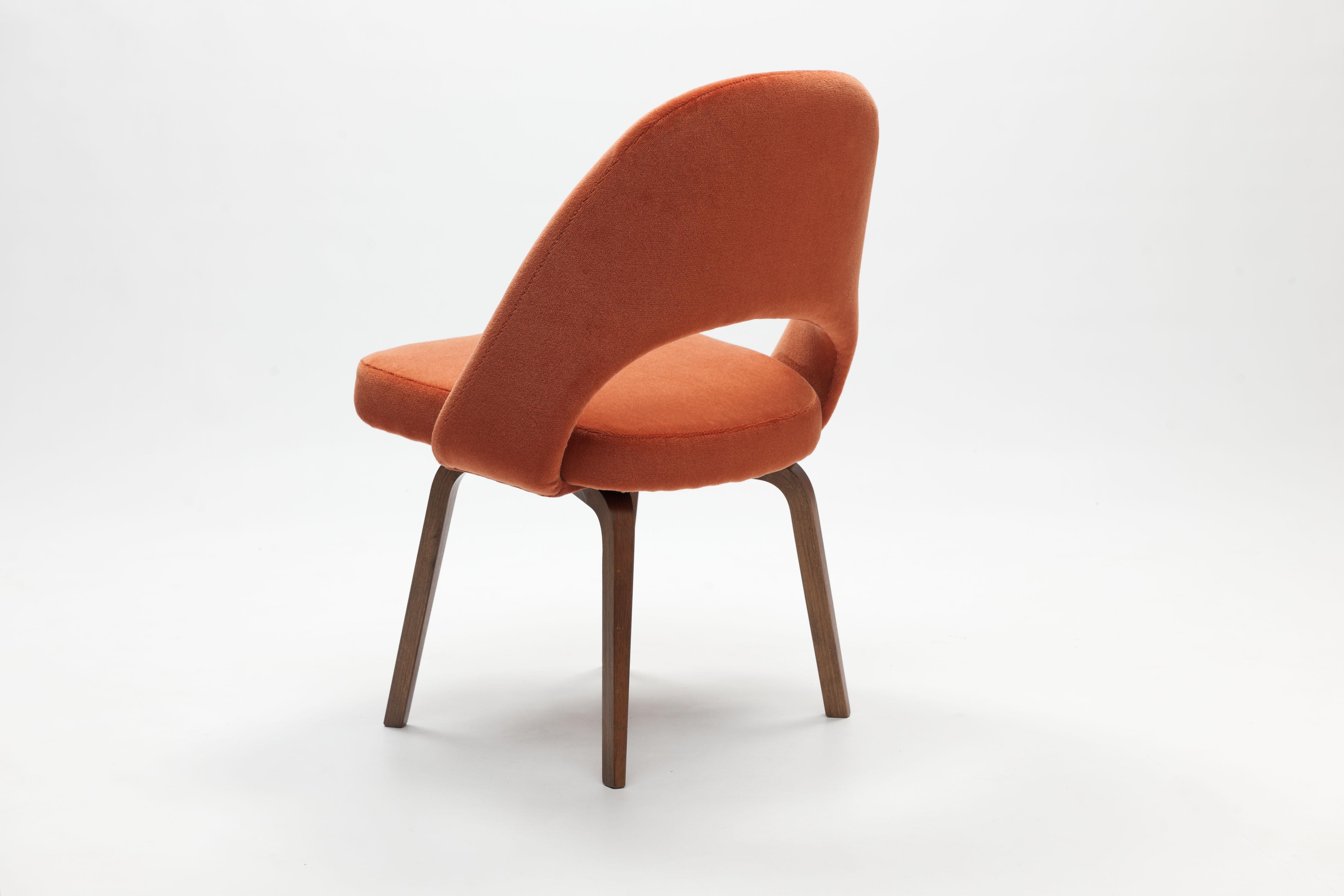 Eero Saarinen Executive Side Chairs with Wooden Legs 5