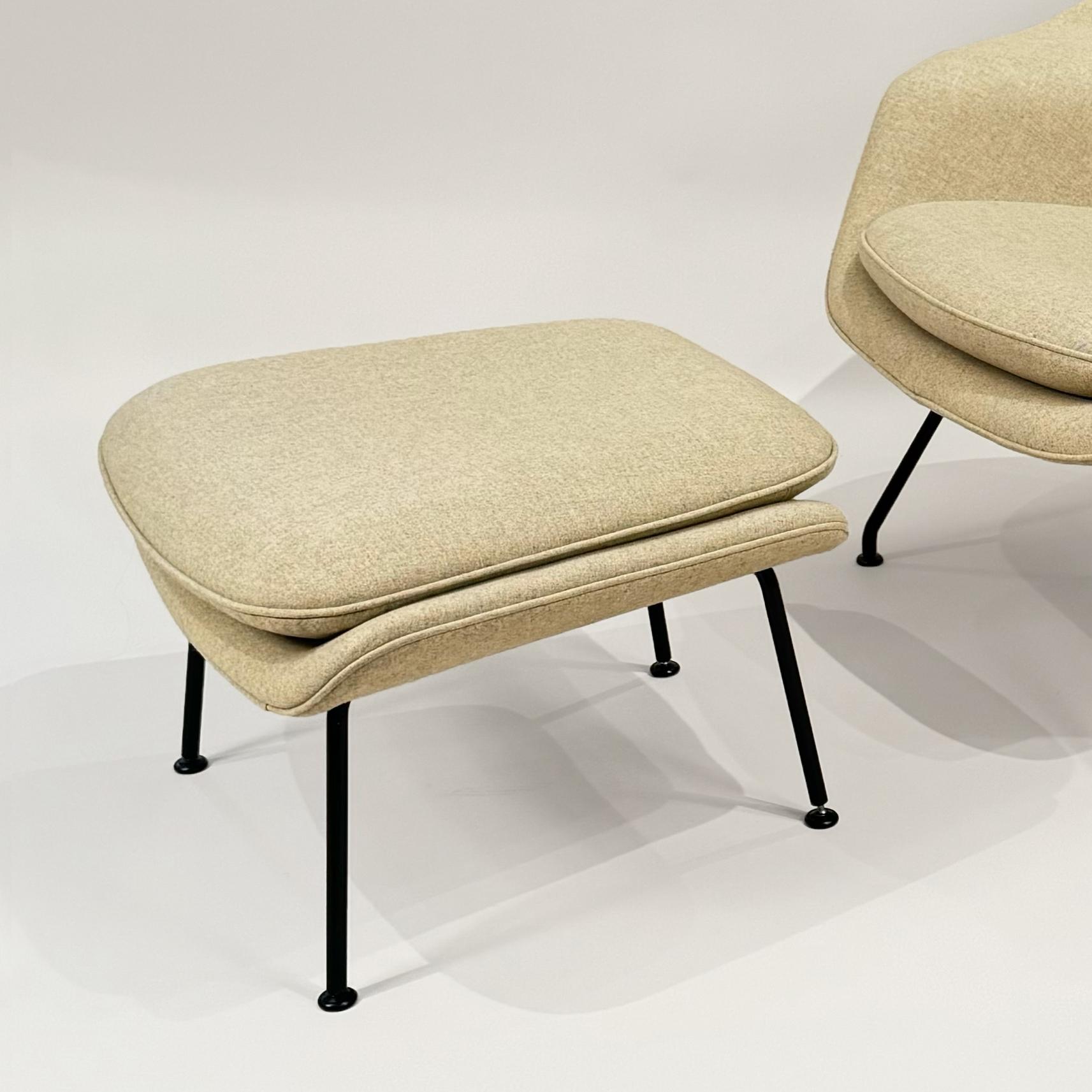 Eero Saarinen pour la chaise et l'ottoman Womb de Knoll Bon état à New York, NY
