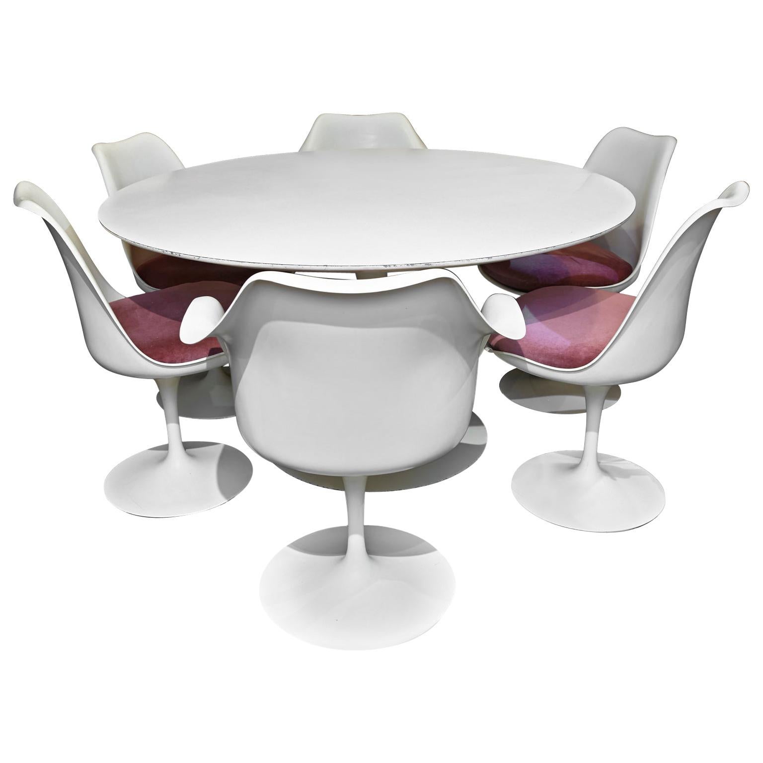 Eero Saarinen for Knoll 1960s Tulip Table and Six Chairs