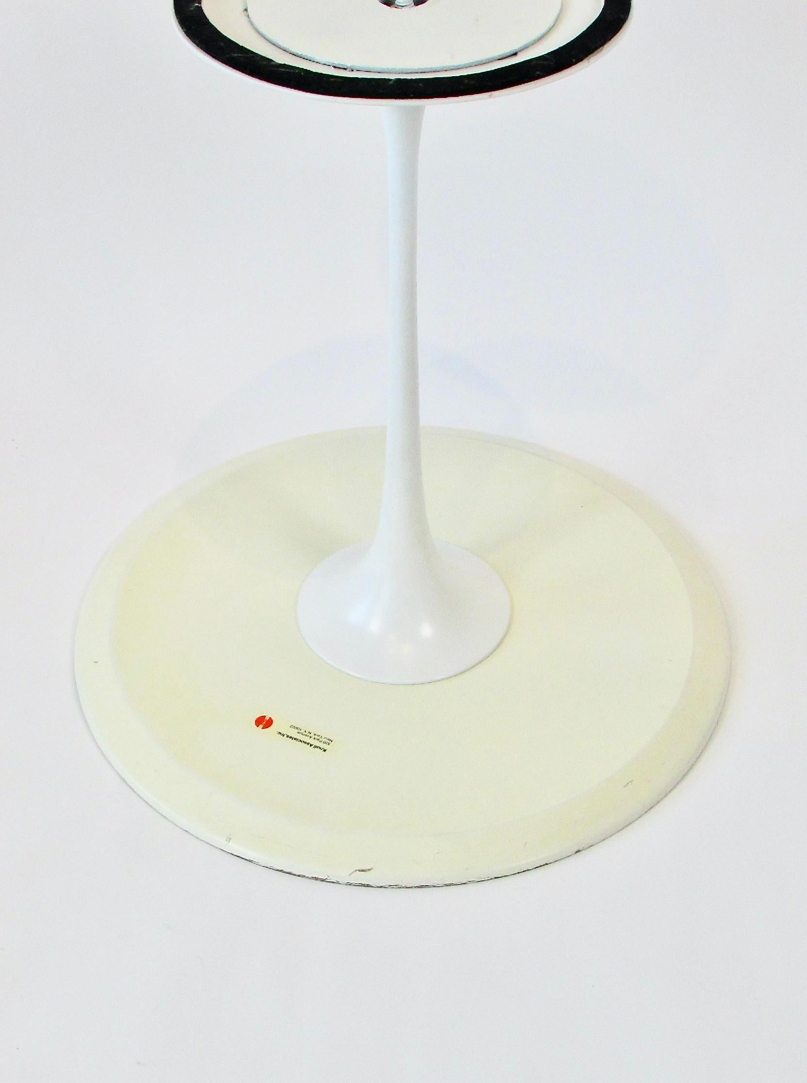 Américain Eero Saarinen pour Knoll  Table d'appoint Tulip Group à piédestal de 20 pouces en vente