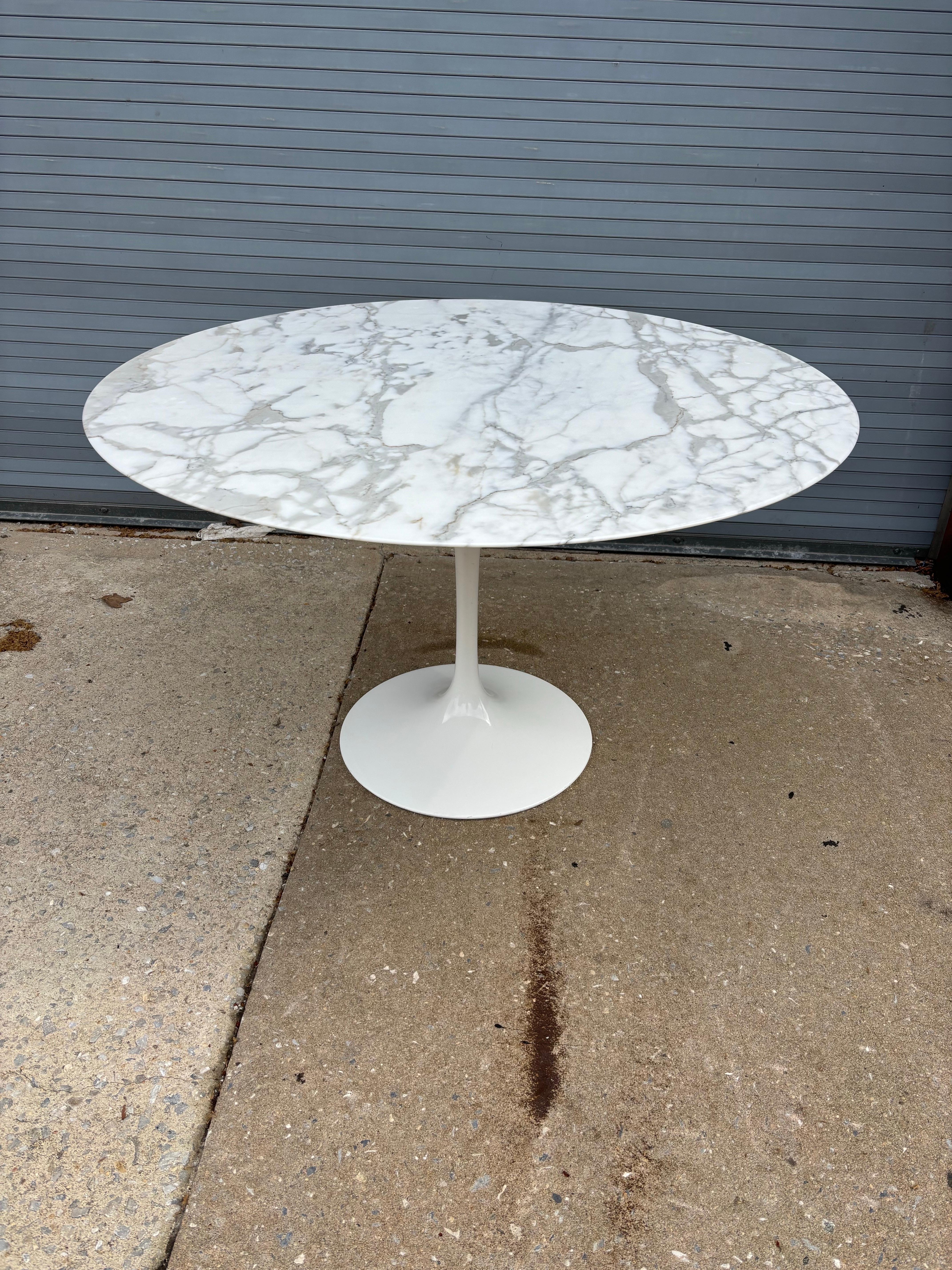 Table en marbre Eero Saarinen pour Knoll 47 4
