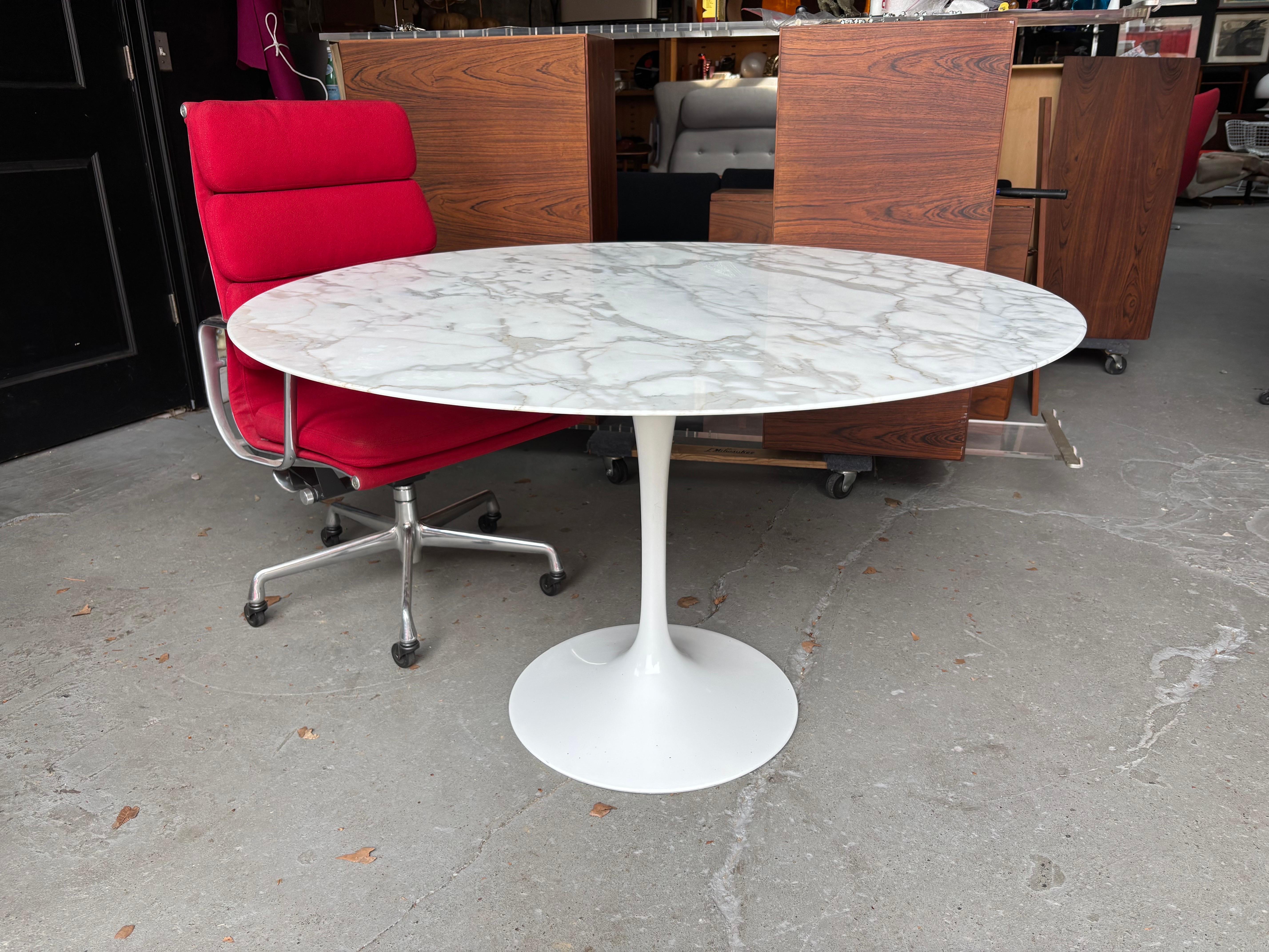 Table en marbre Eero Saarinen pour Knoll 47 5