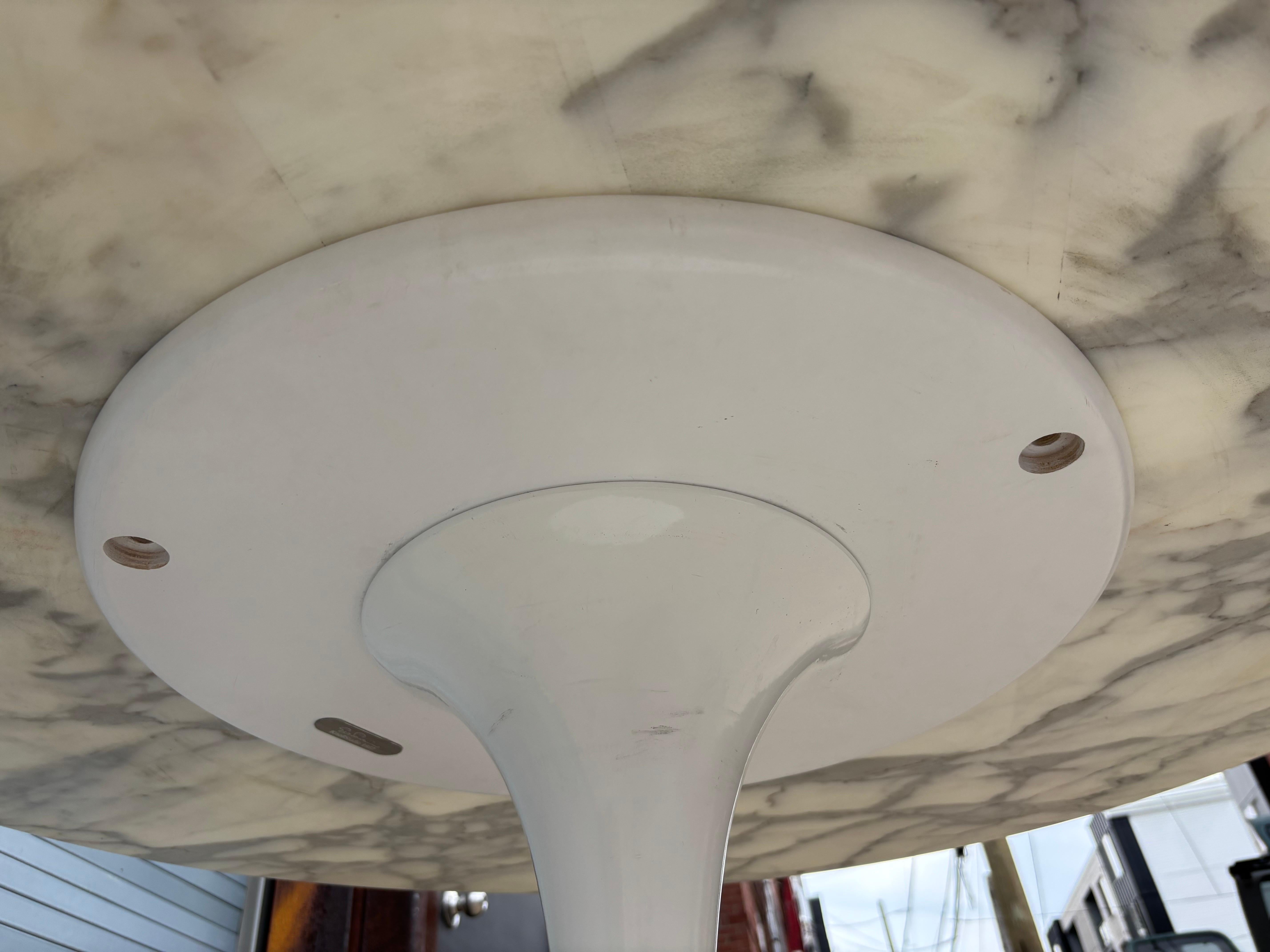 Table en marbre Eero Saarinen pour Knoll 47 Bon état à Philadelphia, PA