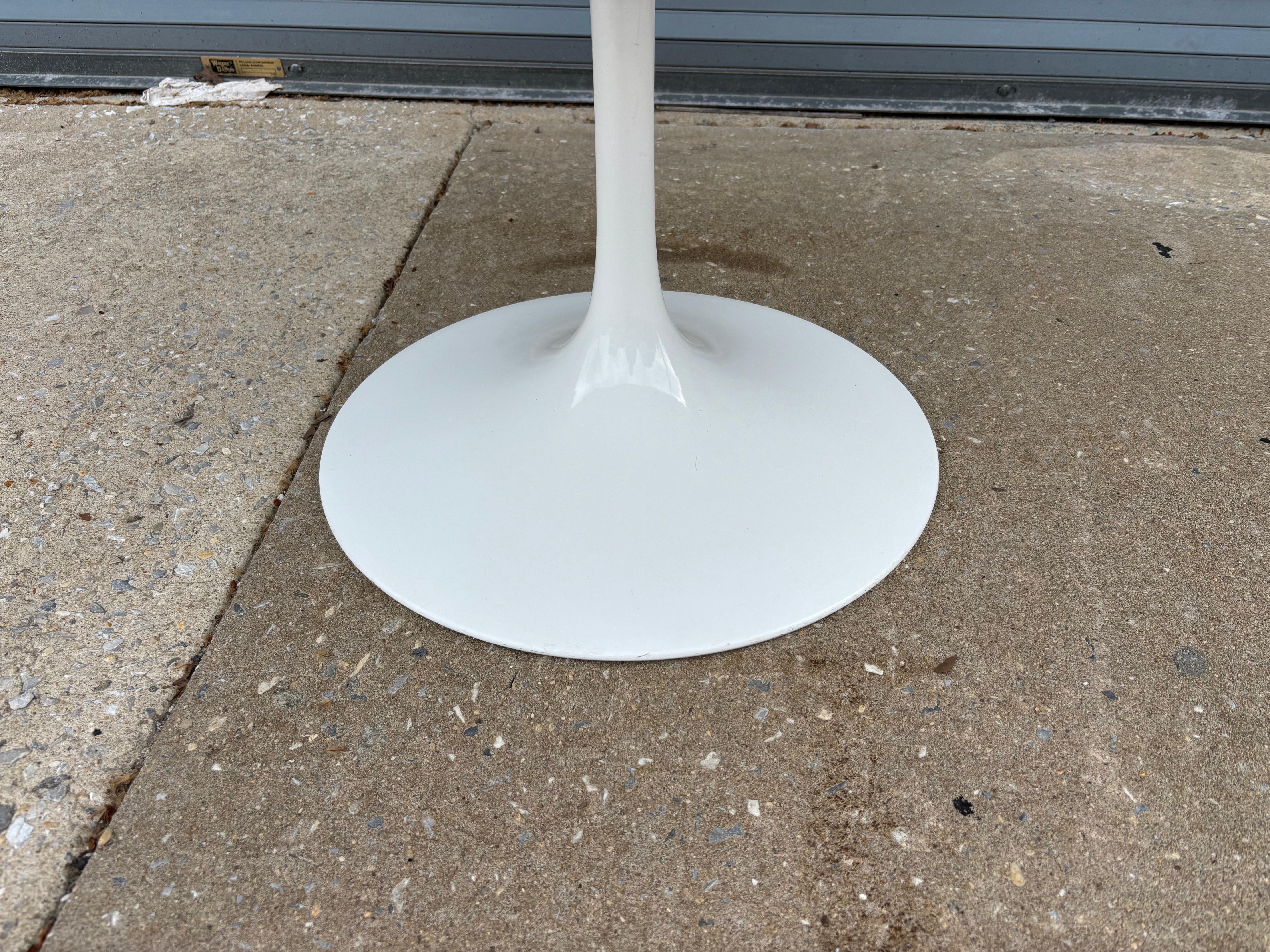Marbre Table en marbre Eero Saarinen pour Knoll 47