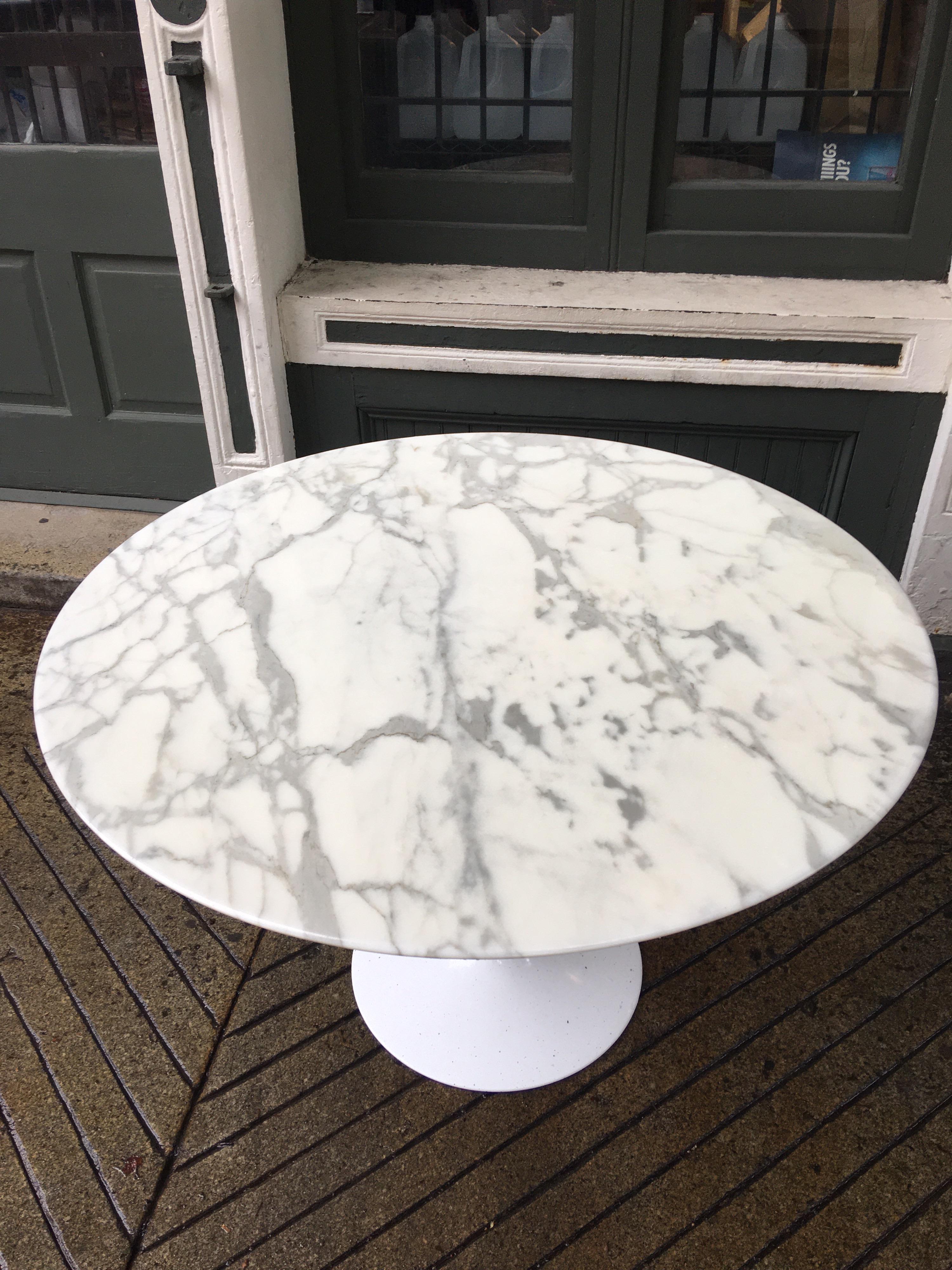 Mid-Century Modern Eero Saarinen for Knoll Marble Table
