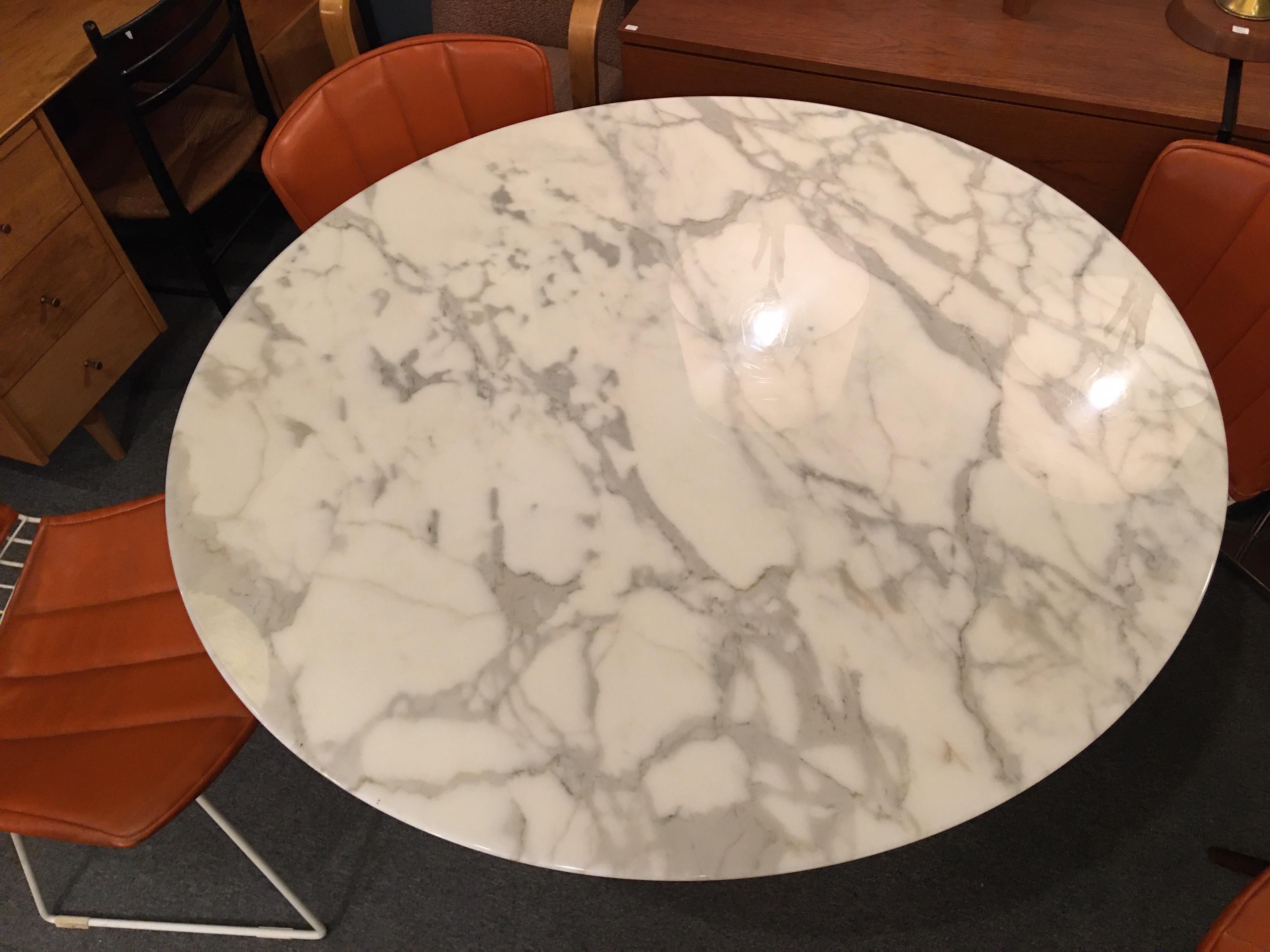 Eero Saarinen for Knoll Marble Table In Good Condition In Philadelphia, PA